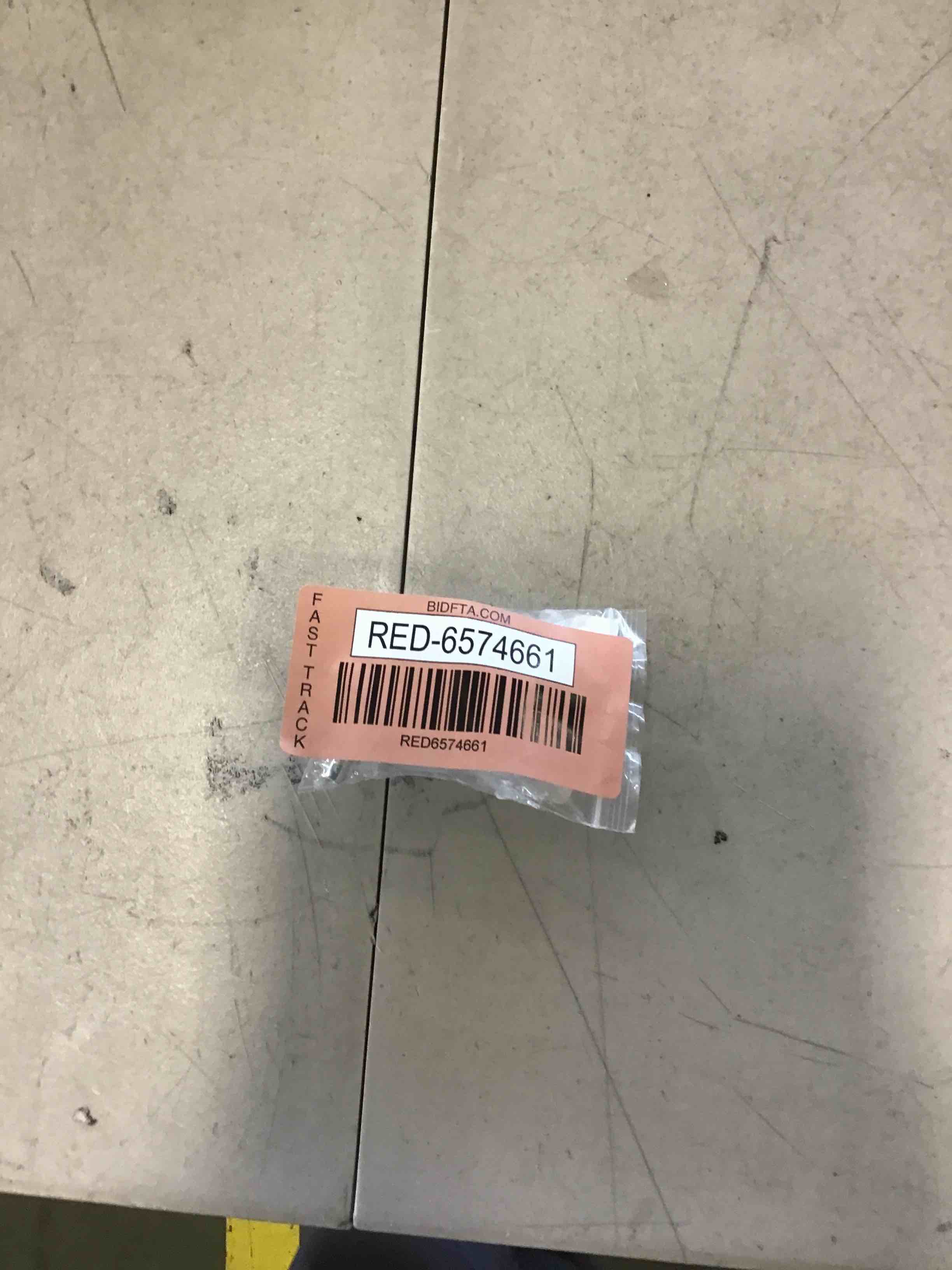 https://s3.amazonaws.com/lotting-images-prod/bidfta/RED6574661_1717097172662.jpeg