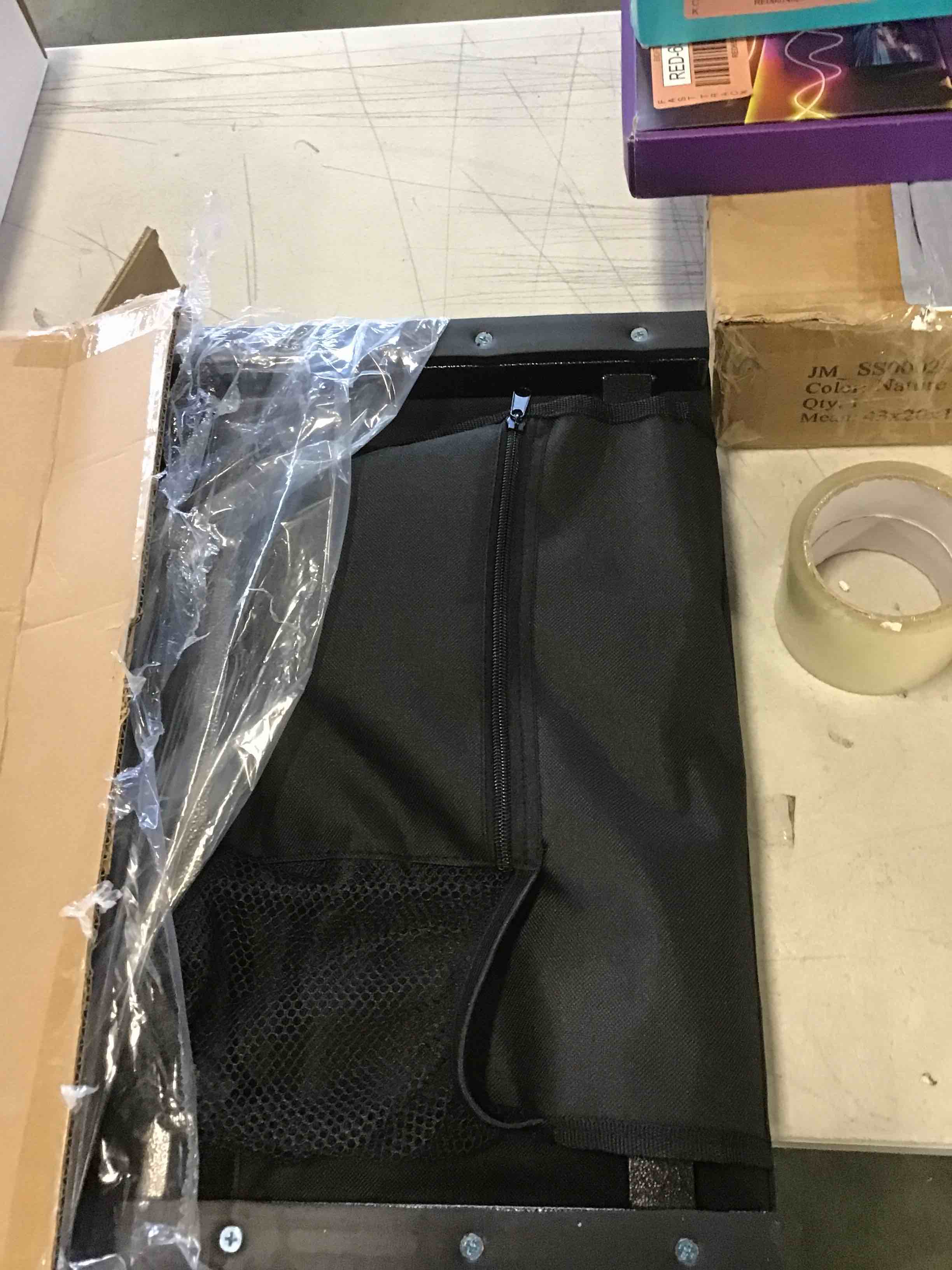 https://s3.amazonaws.com/lotting-images-prod/bidfta/RED6574688_1717100127528.jpeg