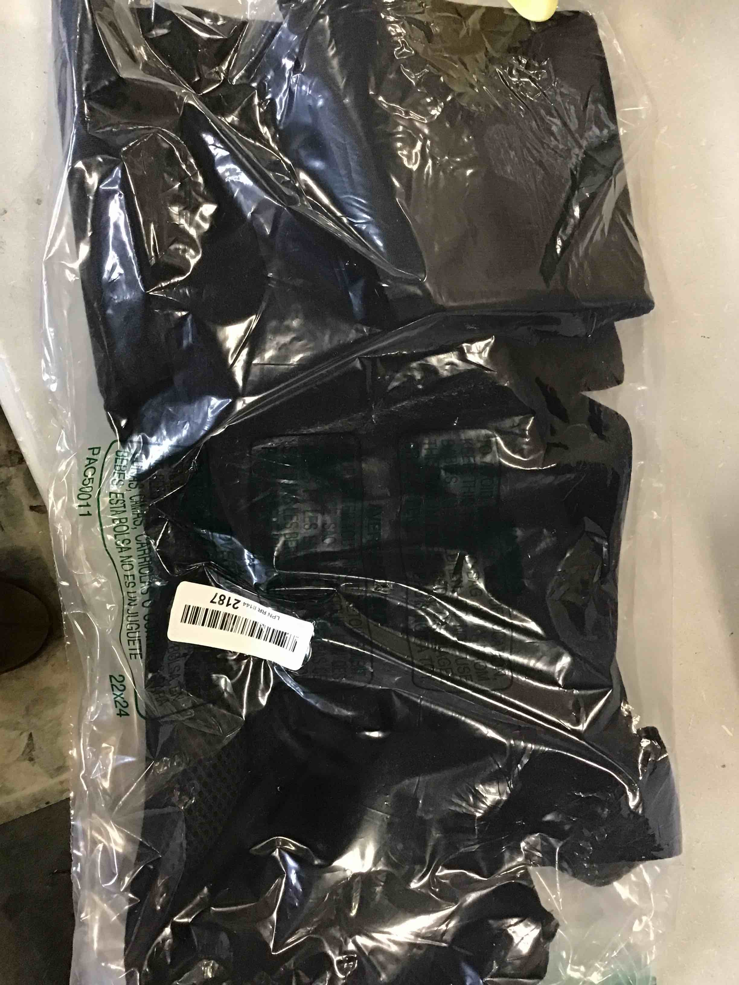 https://s3.amazonaws.com/lotting-images-prod/bidfta/RED6575529_1716312752856.jpeg