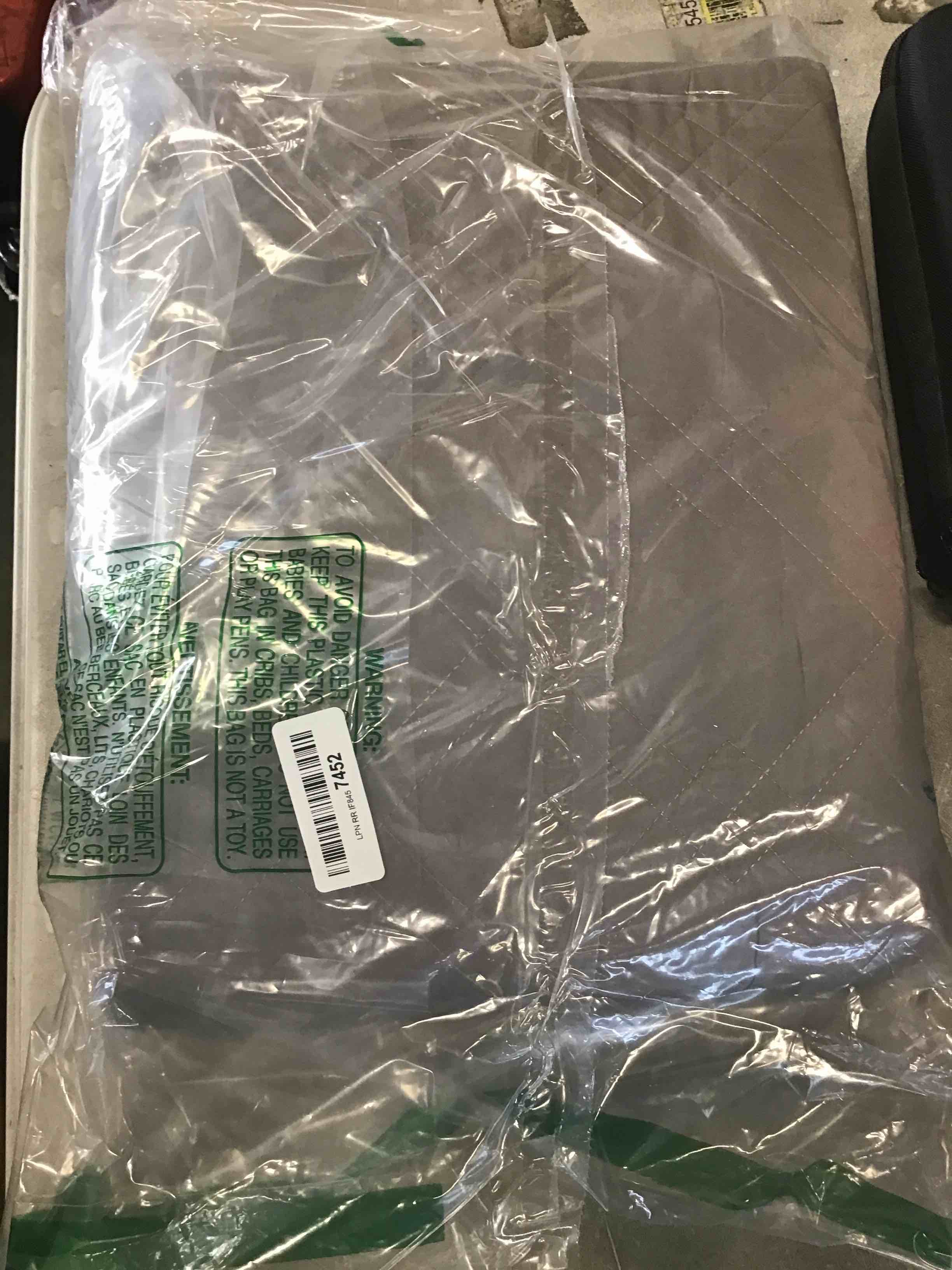 https://s3.amazonaws.com/lotting-images-prod/bidfta/RED6576791_1715603779585.jpeg