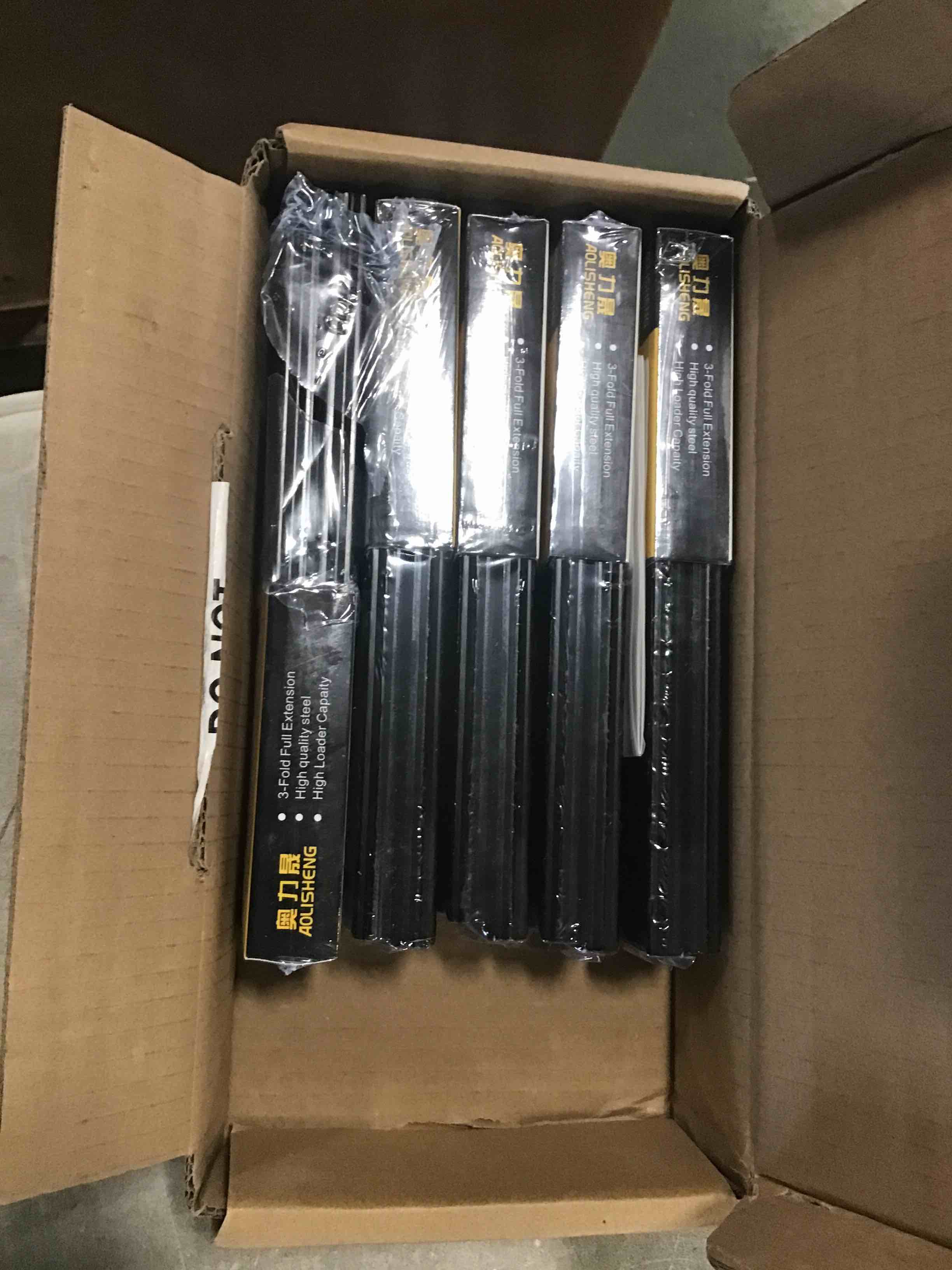 https://s3.amazonaws.com/lotting-images-prod/bidfta/RED6576811_1715605185196.jpeg