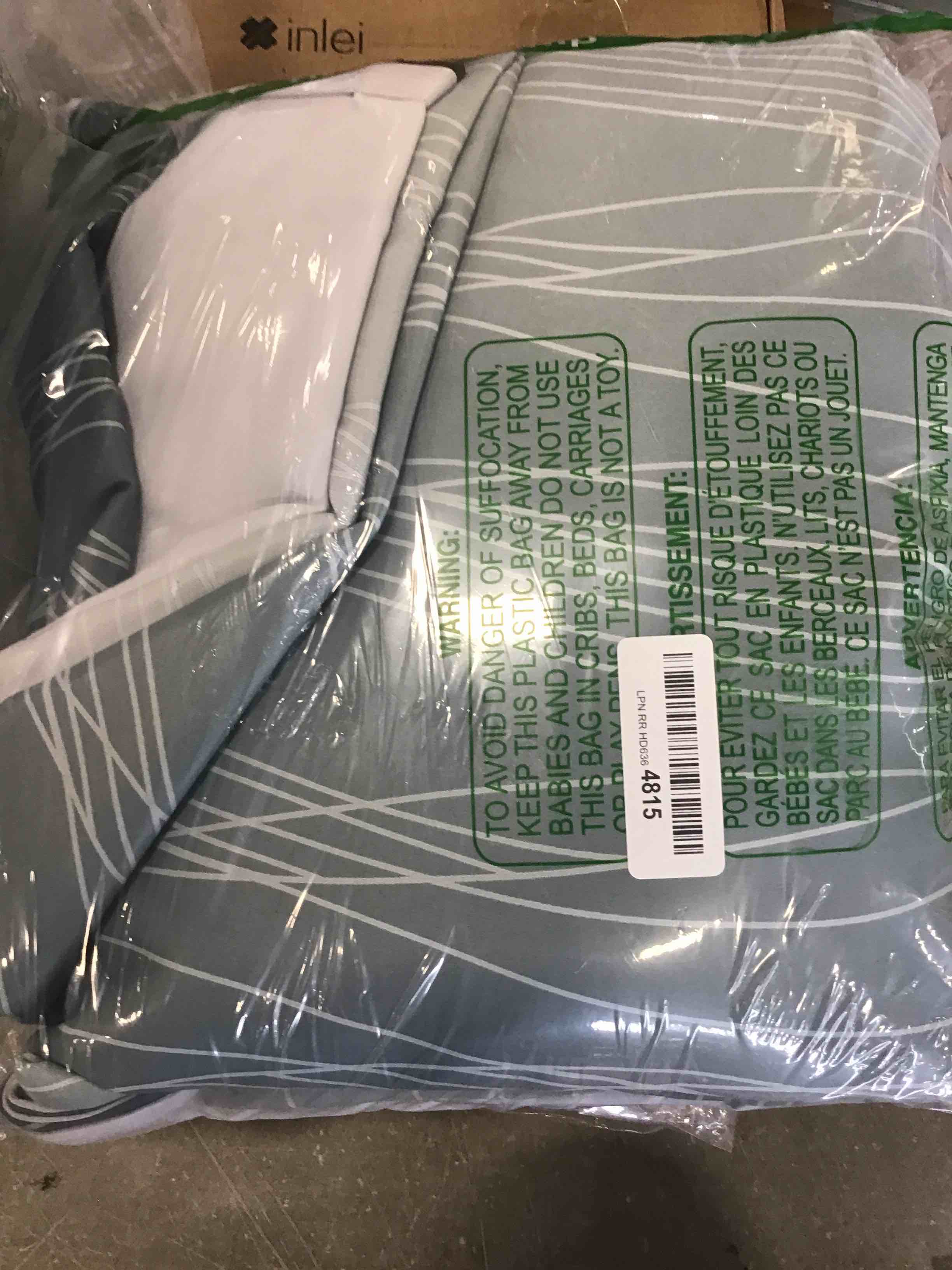 https://s3.amazonaws.com/lotting-images-prod/bidfta/RED6576909_1715629384634.jpeg