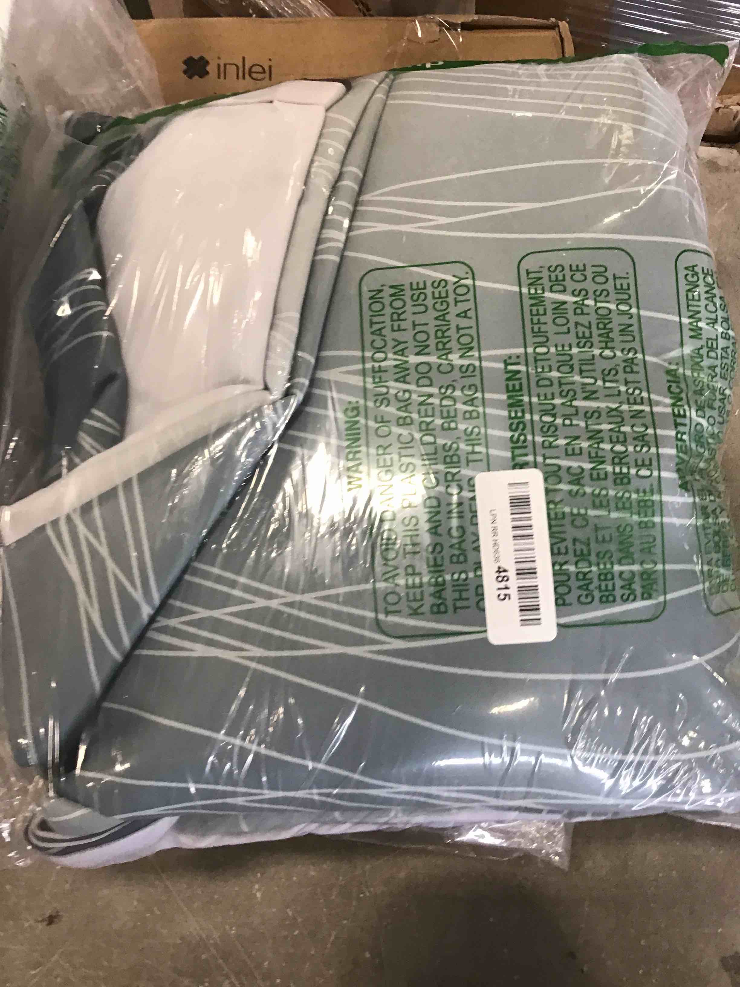 https://s3.amazonaws.com/lotting-images-prod/bidfta/RED6576909_1715629386475.jpeg