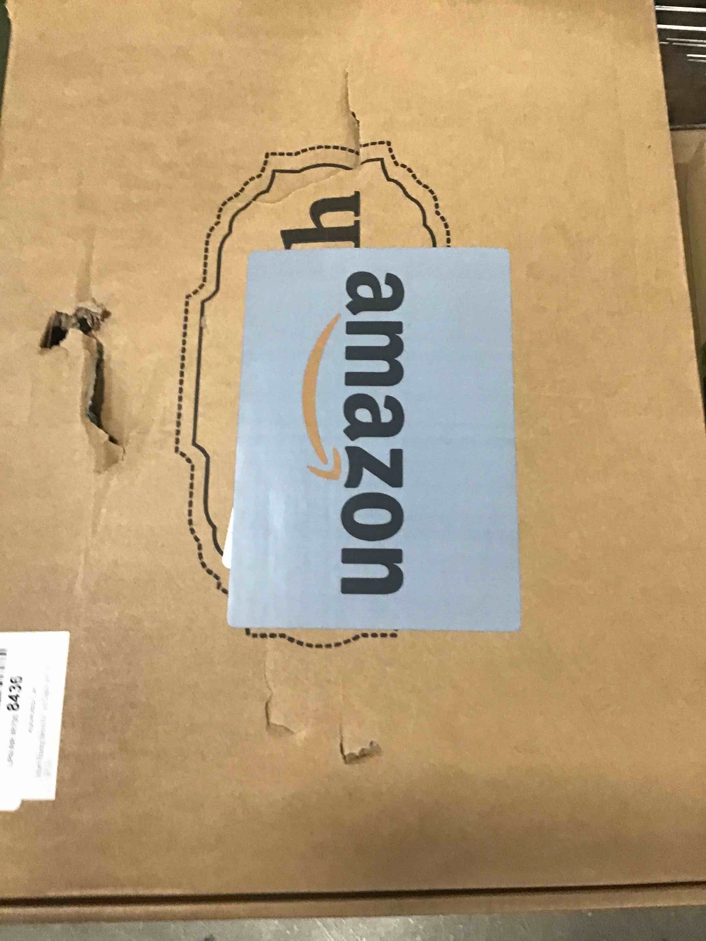 https://s3.amazonaws.com/lotting-images-prod/bidfta/RED6576929_1715685195949.jpeg