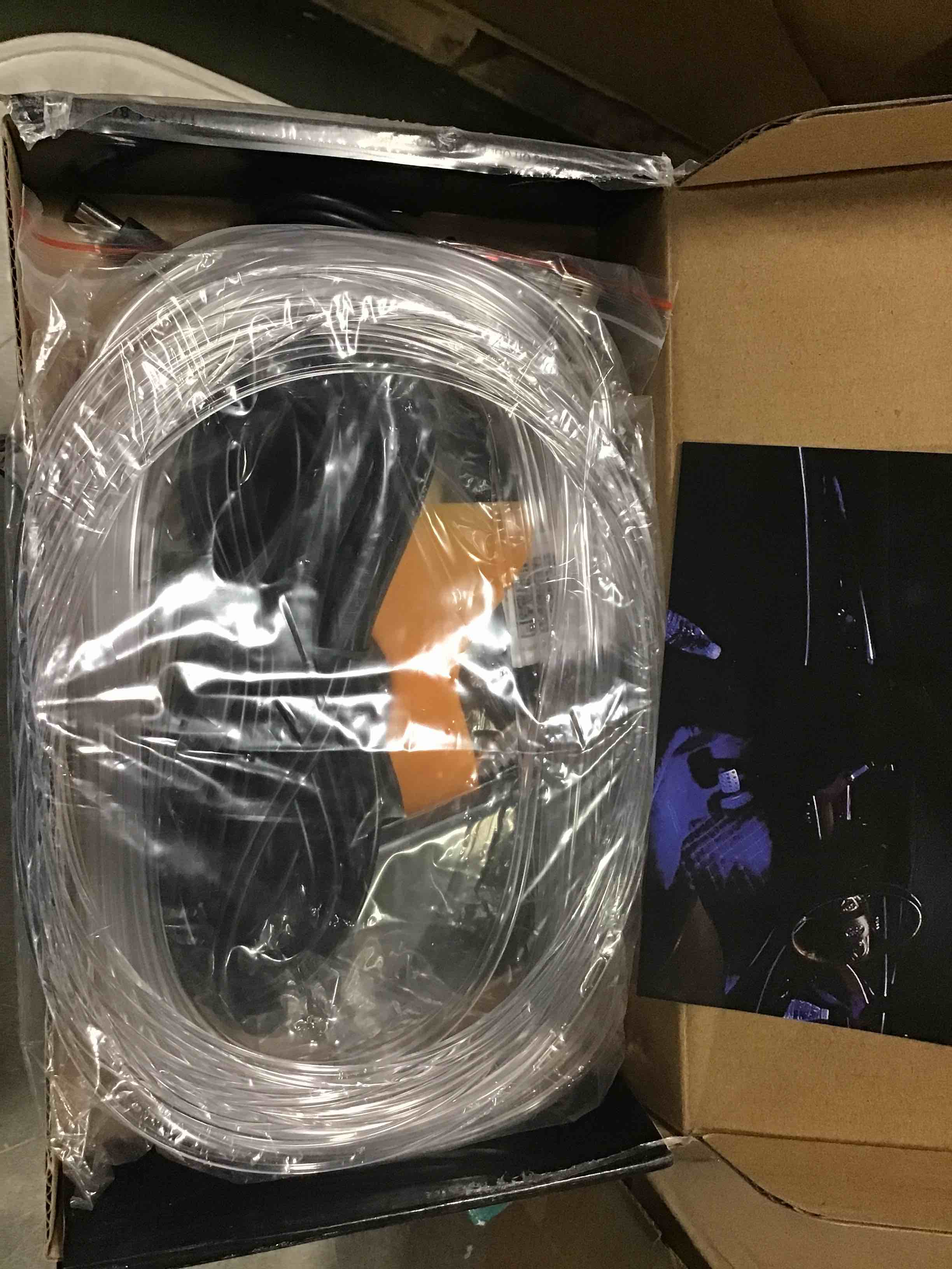 https://s3.amazonaws.com/lotting-images-prod/bidfta/RED6576938_1715686192942.jpeg