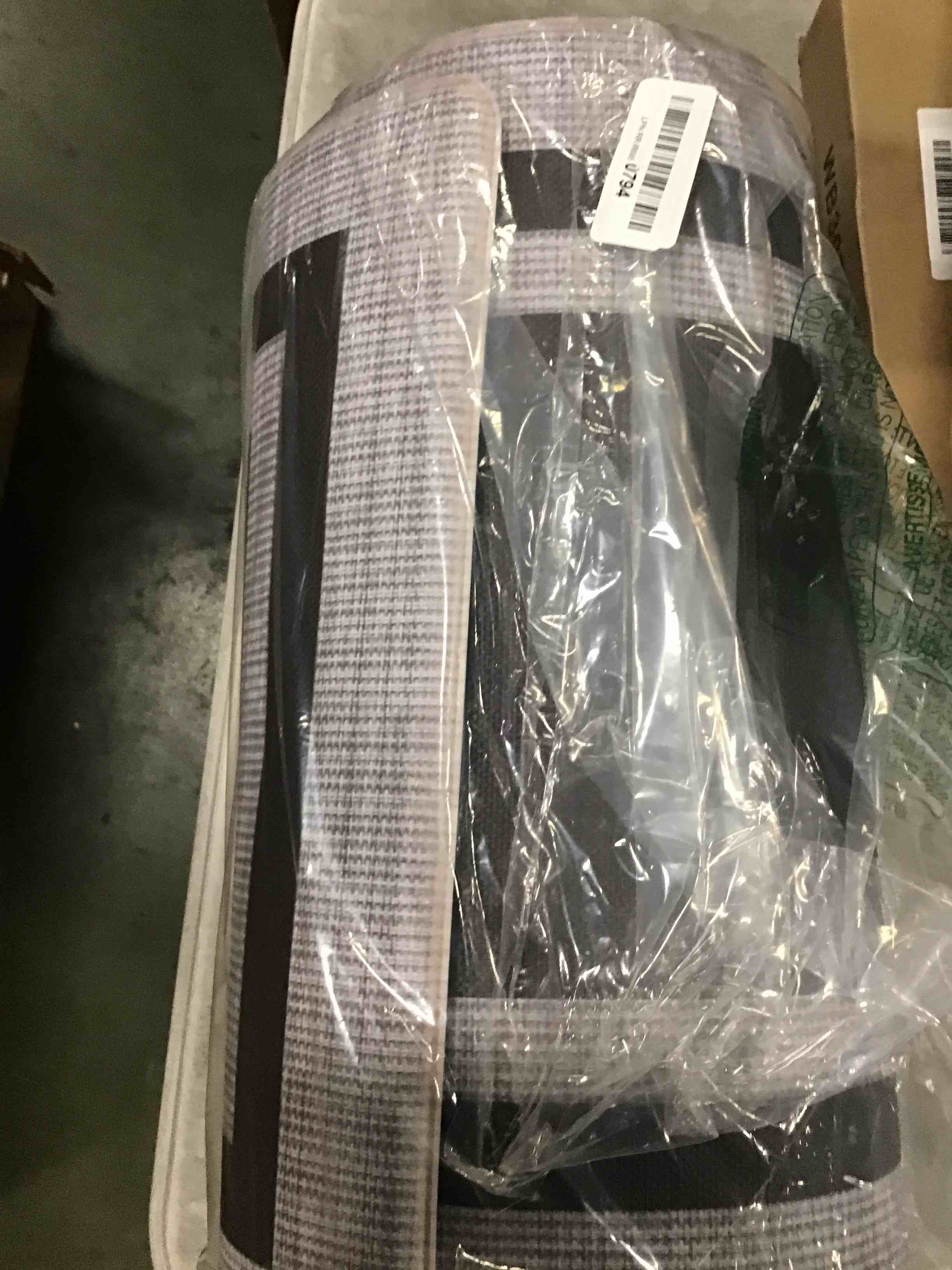 https://s3.amazonaws.com/lotting-images-prod/bidfta/RED6576953_1715687571043.jpeg