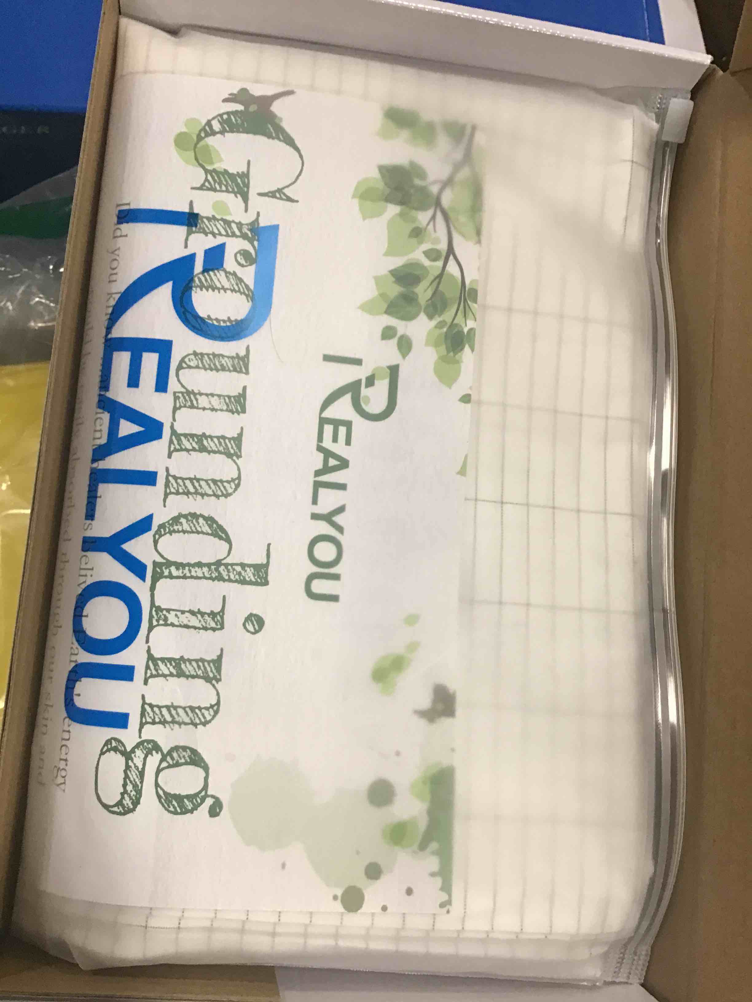 https://s3.amazonaws.com/lotting-images-prod/bidfta/RED6576961_1715688368316.jpeg
