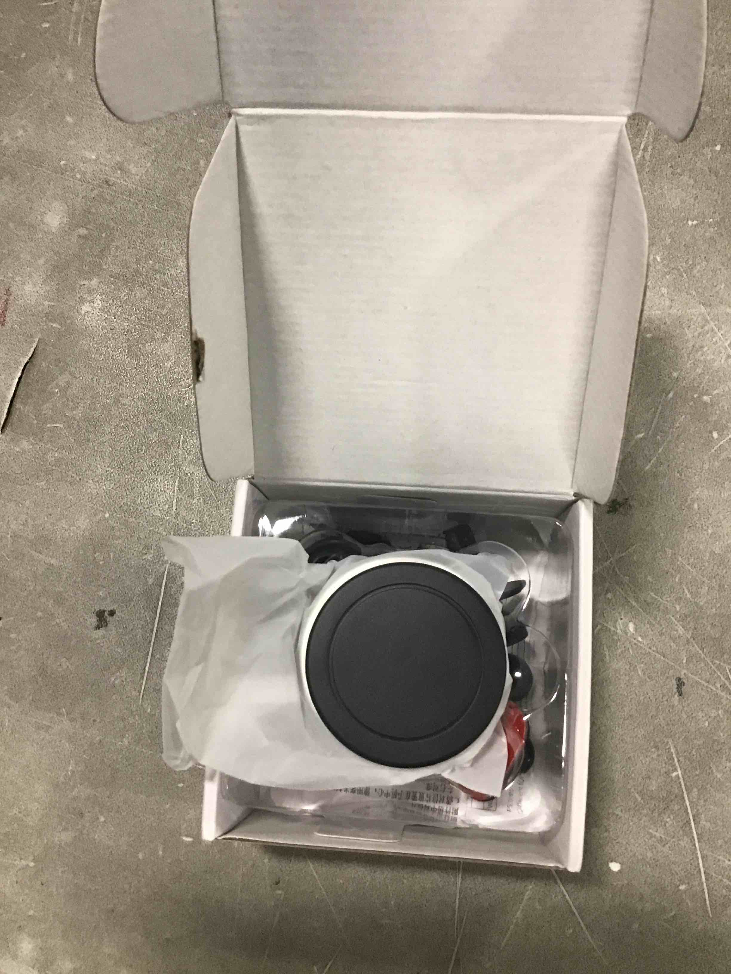 https://s3.amazonaws.com/lotting-images-prod/bidfta/RED6576973_1715689383278.jpeg