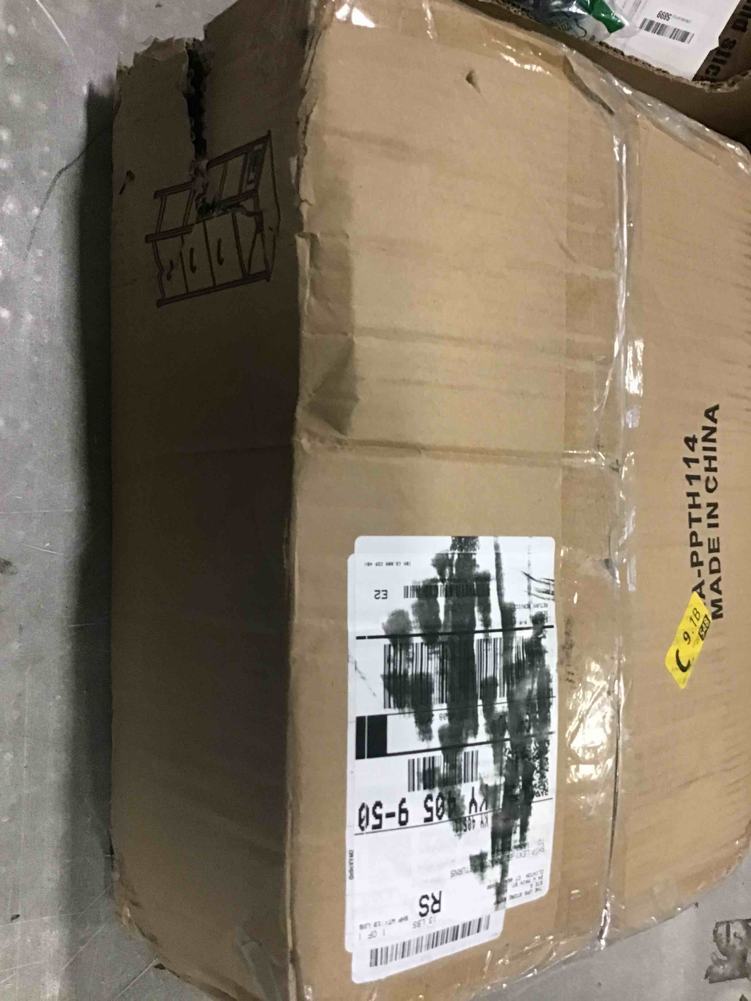 https://s3.amazonaws.com/lotting-images-prod/bidfta/RED6576990_1715691023193.jpeg