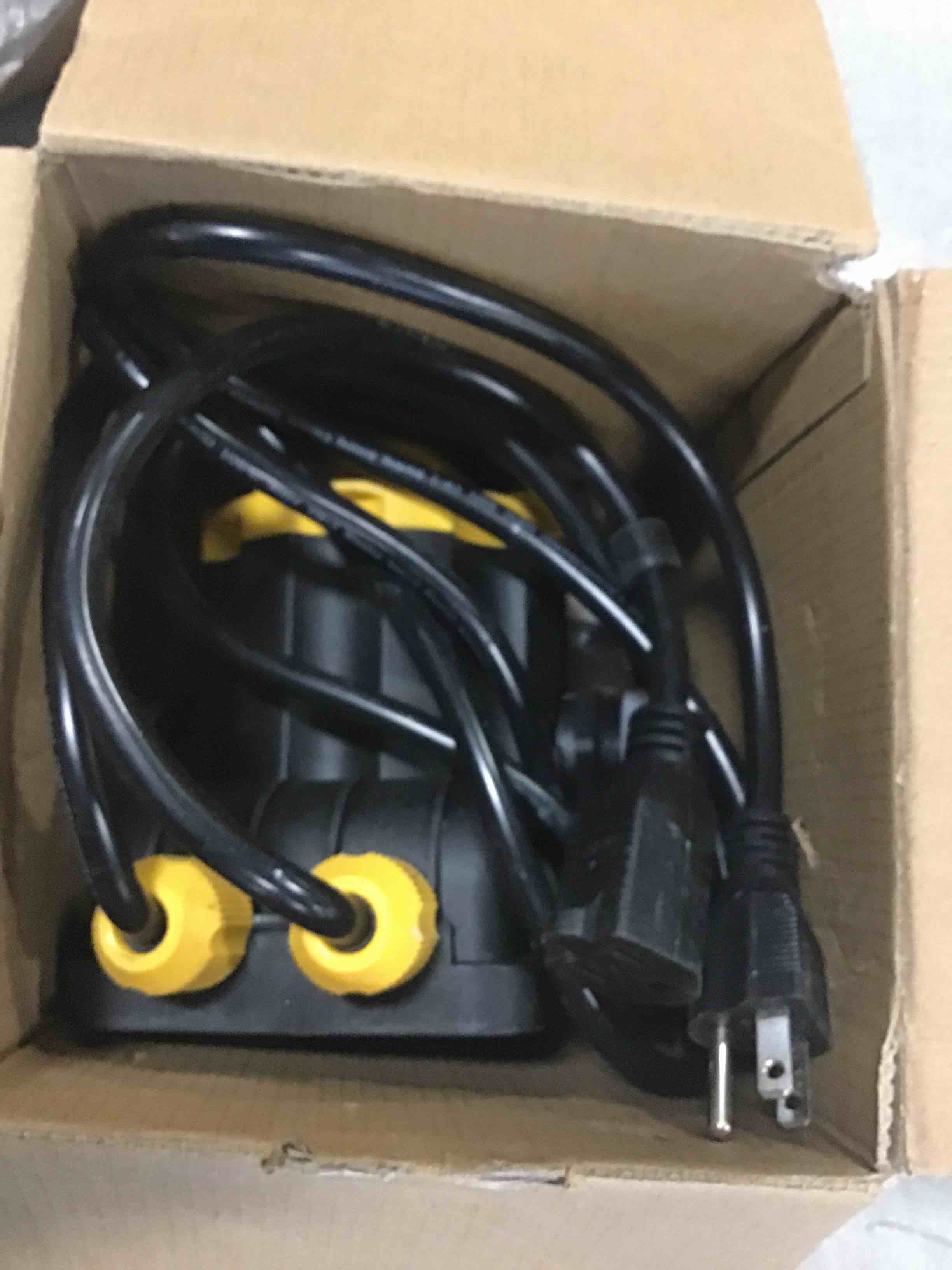 https://s3.amazonaws.com/lotting-images-prod/bidfta/RED6576996_1715691926632.jpeg