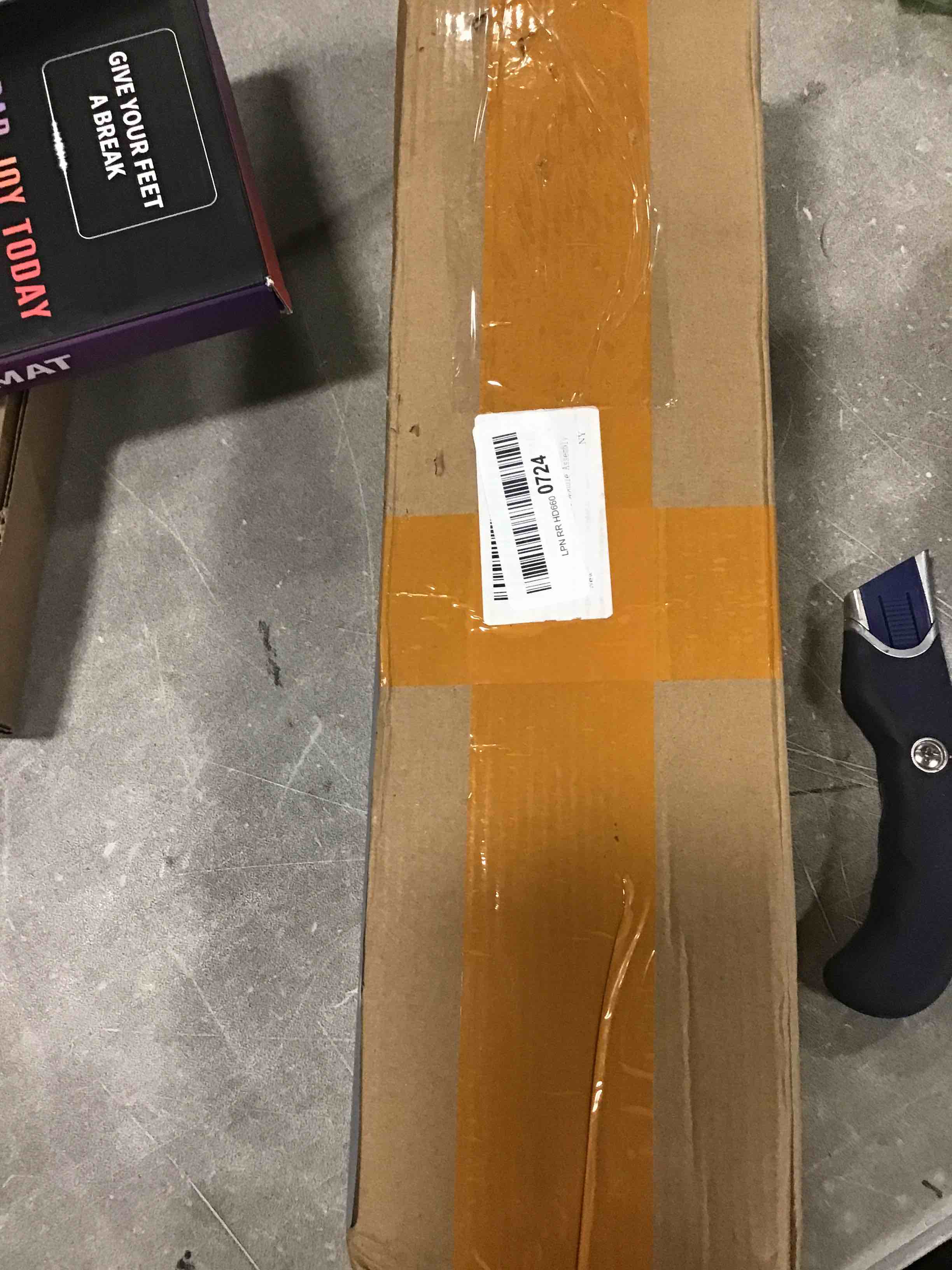 https://s3.amazonaws.com/lotting-images-prod/bidfta/RED6576998_1715692030083.jpeg