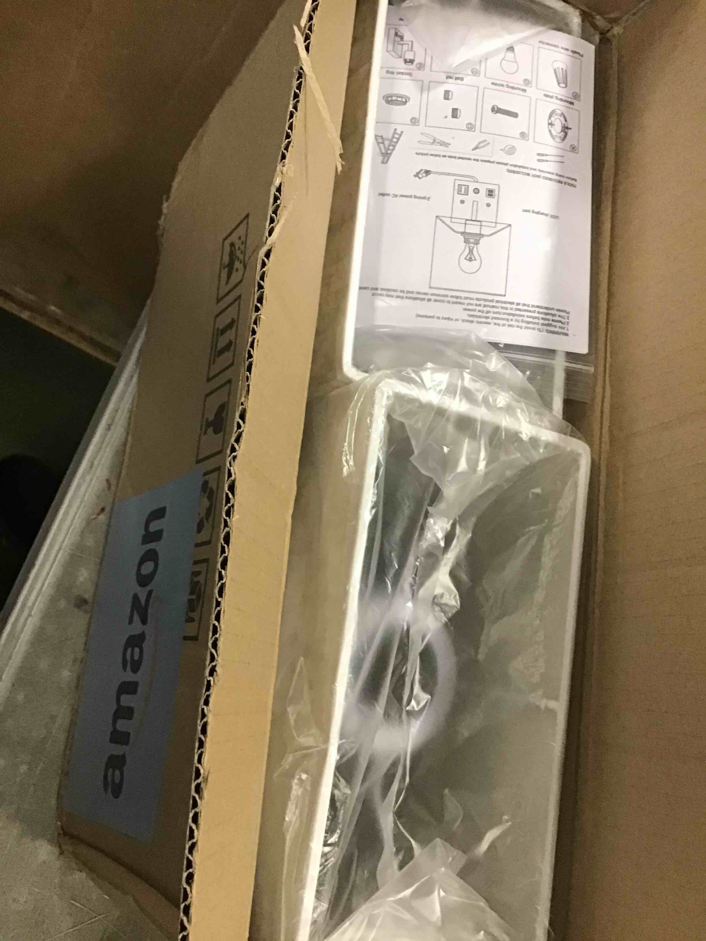 https://s3.amazonaws.com/lotting-images-prod/bidfta/RED6577003_1715692479499.jpeg