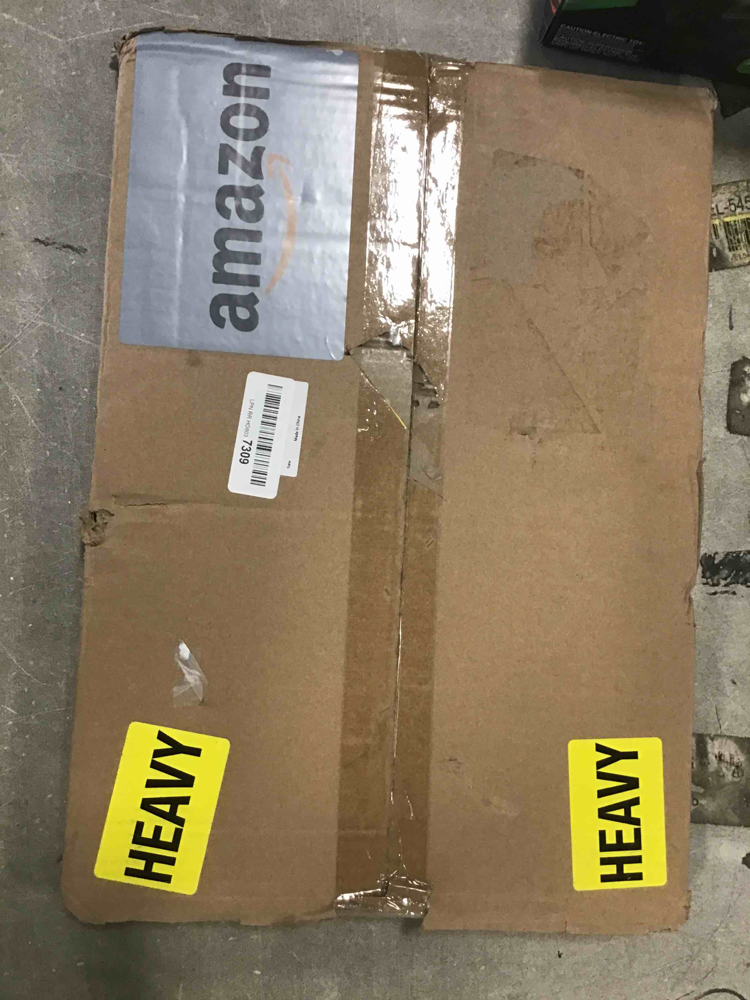 https://s3.amazonaws.com/lotting-images-prod/bidfta/RED6577044_1715697384045.jpeg