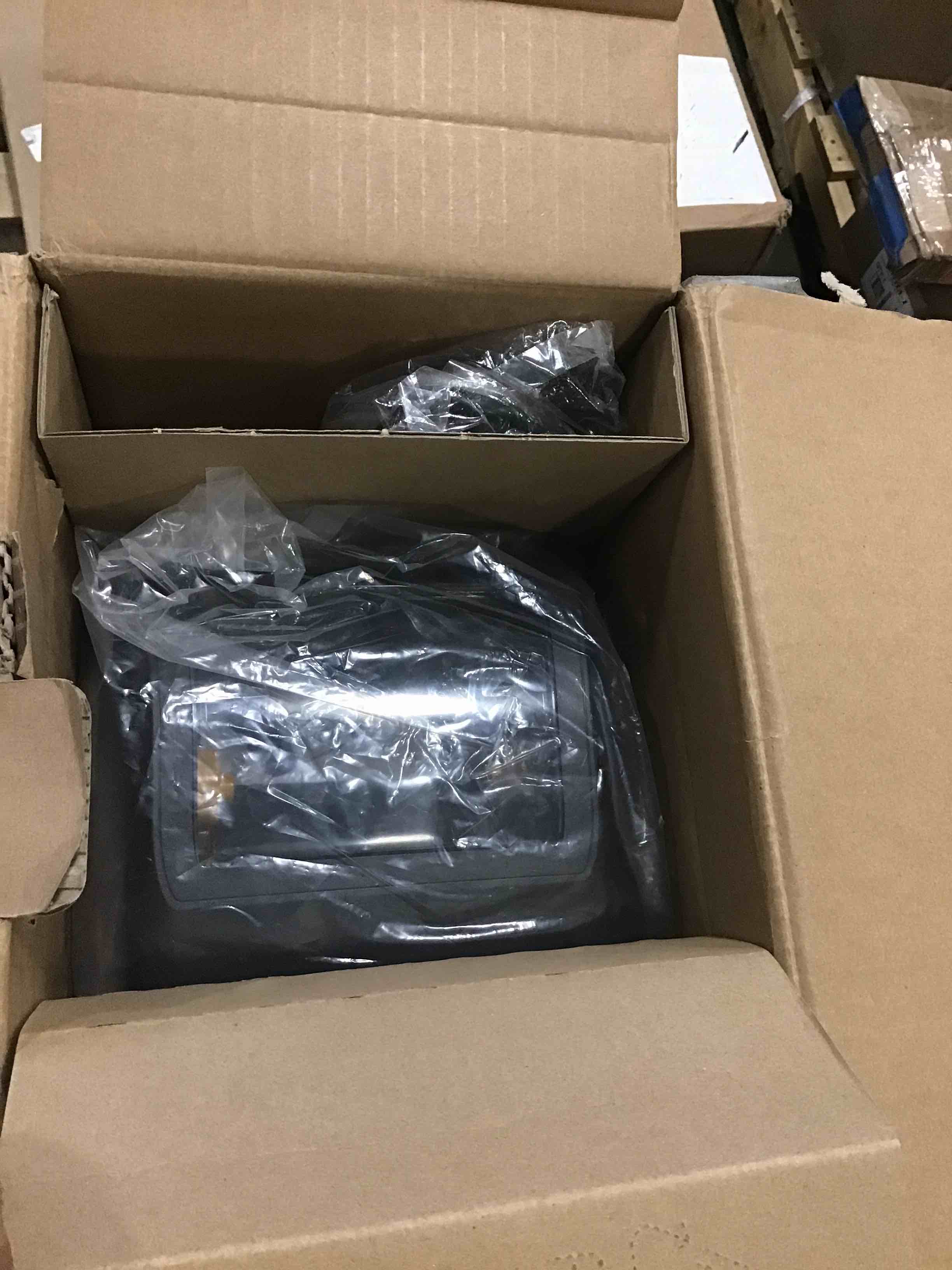 https://s3.amazonaws.com/lotting-images-prod/bidfta/RED6577322_1715779331538.jpeg