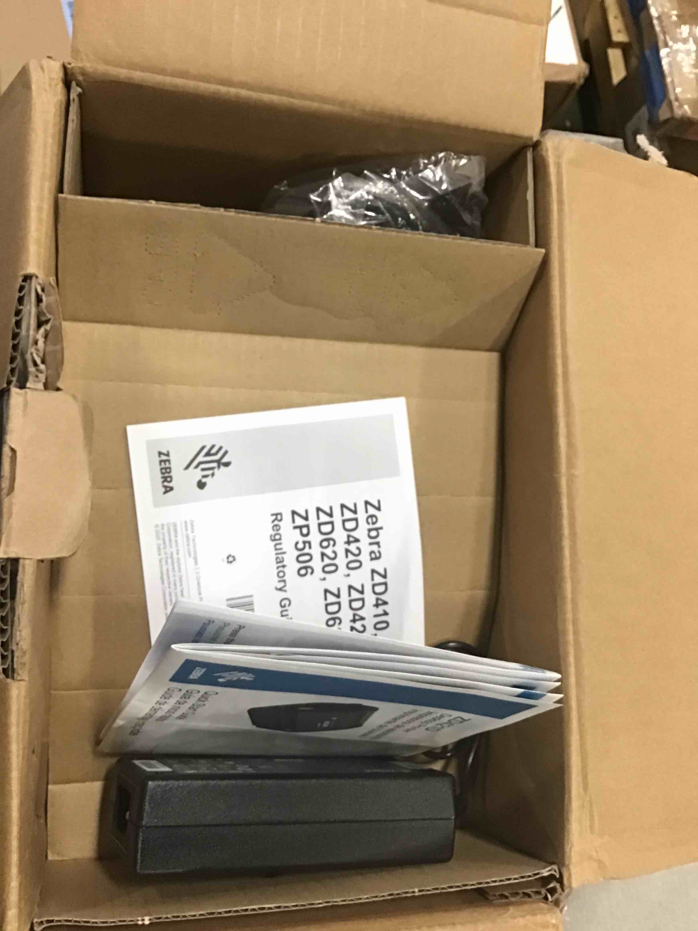 https://s3.amazonaws.com/lotting-images-prod/bidfta/RED6577322_1715779334895.jpeg
