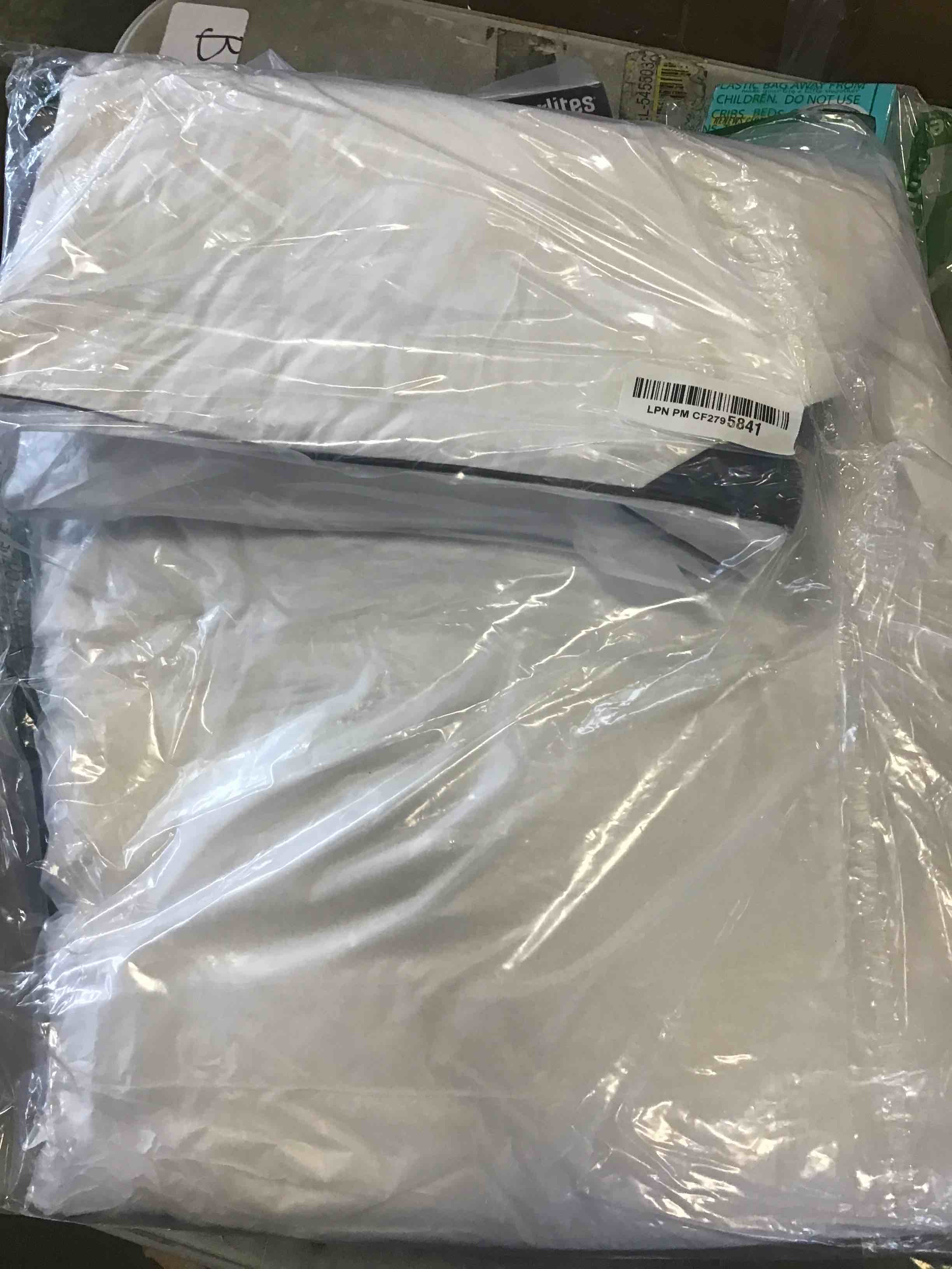 https://s3.amazonaws.com/lotting-images-prod/bidfta/RED6577740_1715872093423.jpeg