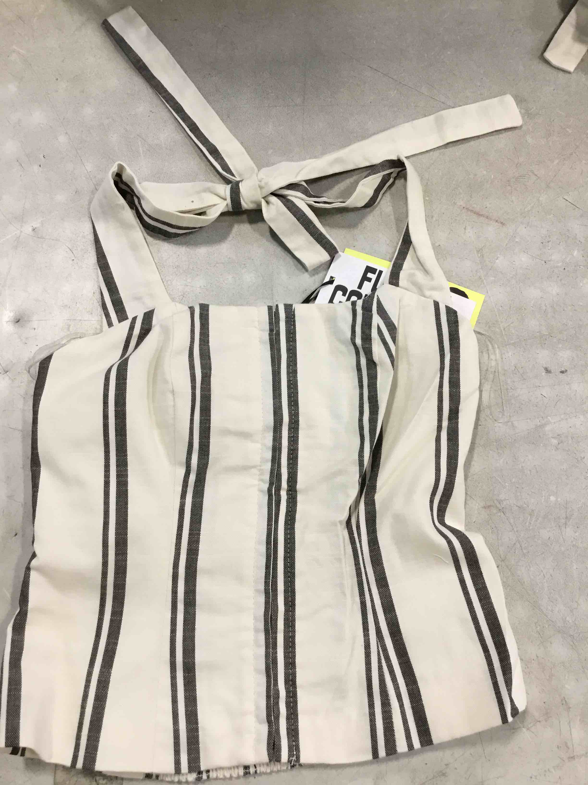 (Size XXL) Floerns Women's Floral Print Off The Shoulder Tie Neck Blouse Crop Top