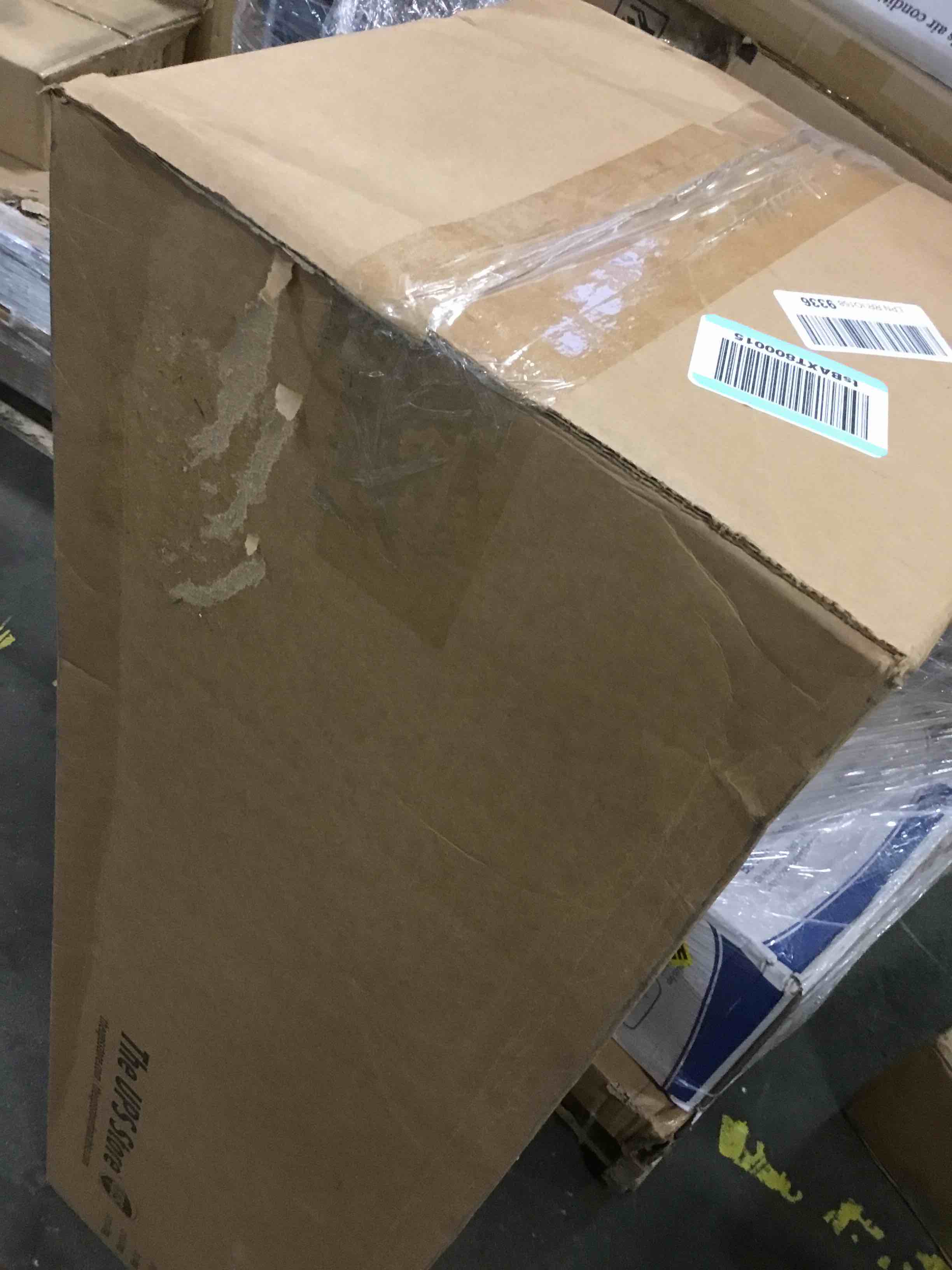 https://s3.amazonaws.com/lotting-images-prod/bidfta/RED6578182_1715252903793.jpeg
