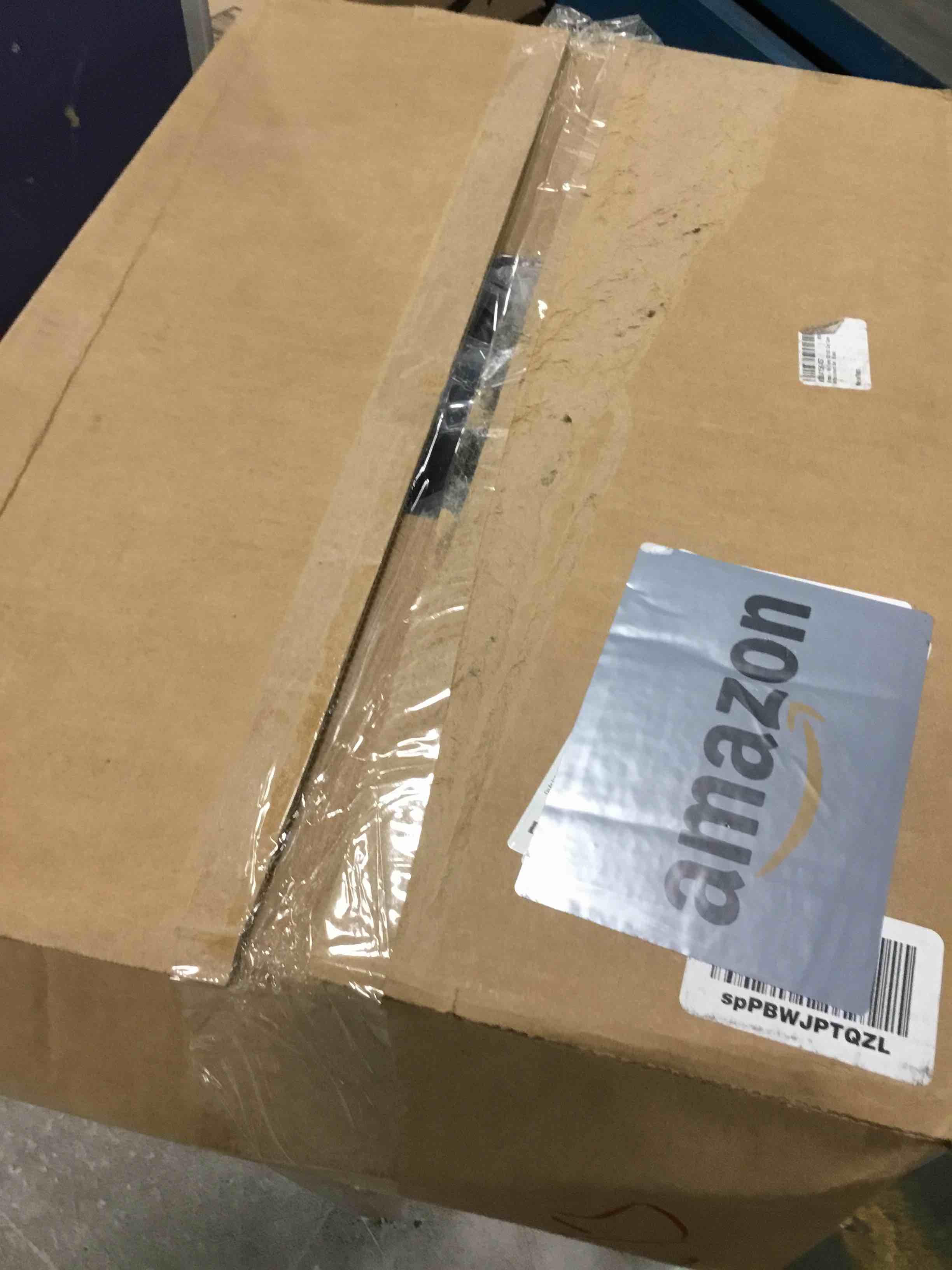 https://s3.amazonaws.com/lotting-images-prod/bidfta/RED6578303_1715269121456.jpeg
