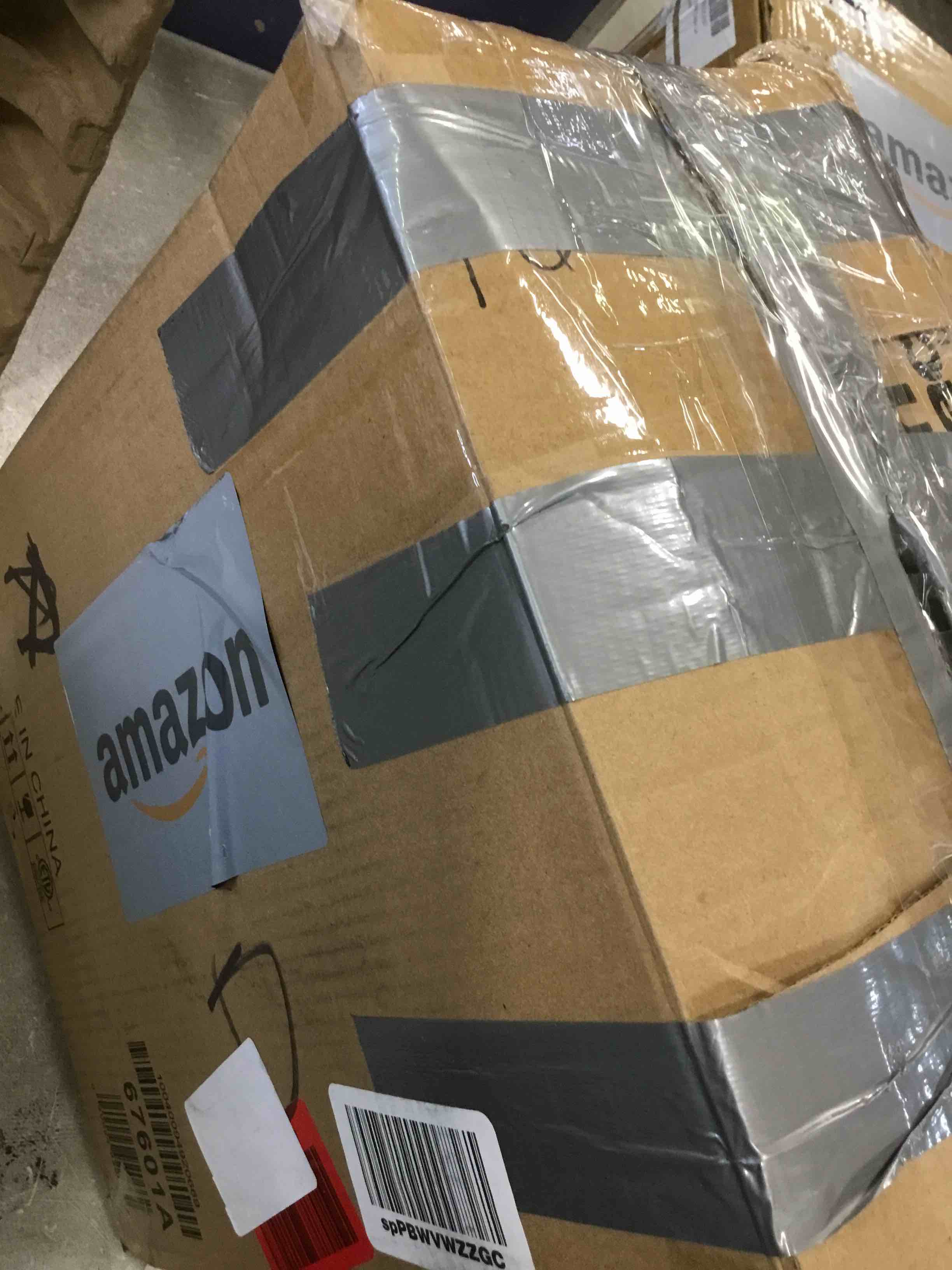 https://s3.amazonaws.com/lotting-images-prod/bidfta/RED6578338_1715276484884.jpeg