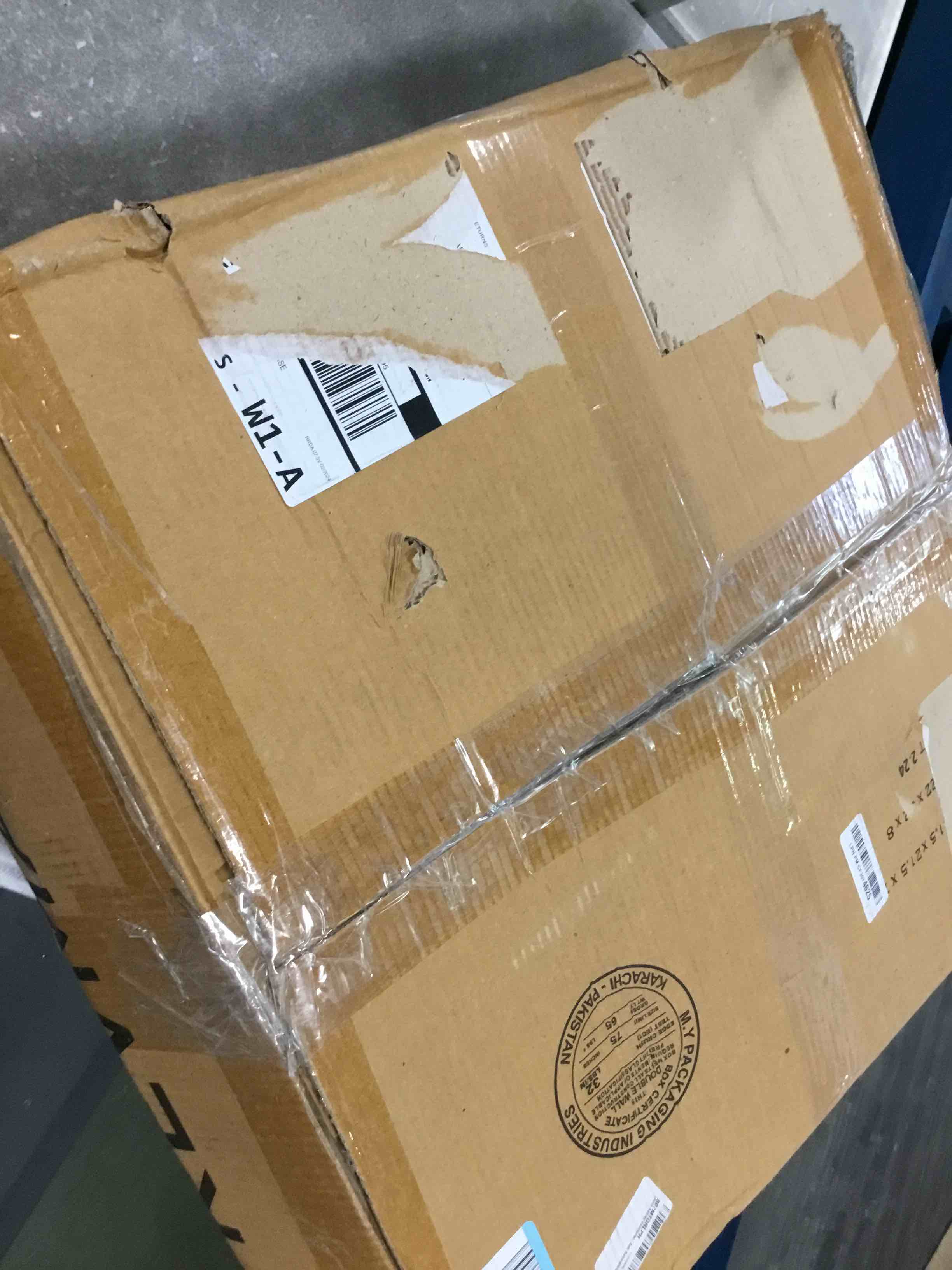 https://s3.amazonaws.com/lotting-images-prod/bidfta/RED6578947_1715621754091.jpeg