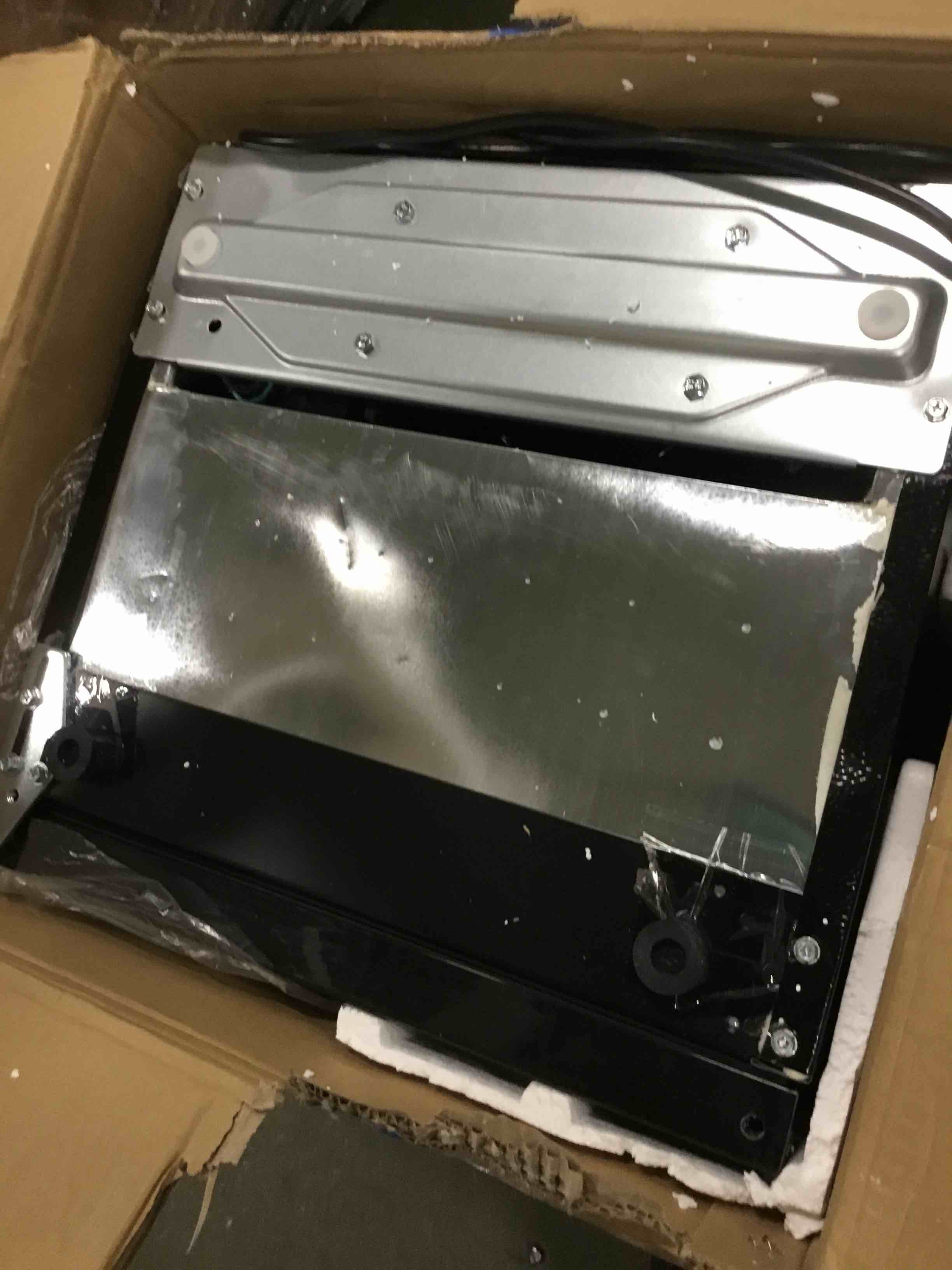 https://s3.amazonaws.com/lotting-images-prod/bidfta/RED6579346_1715779947501.jpeg