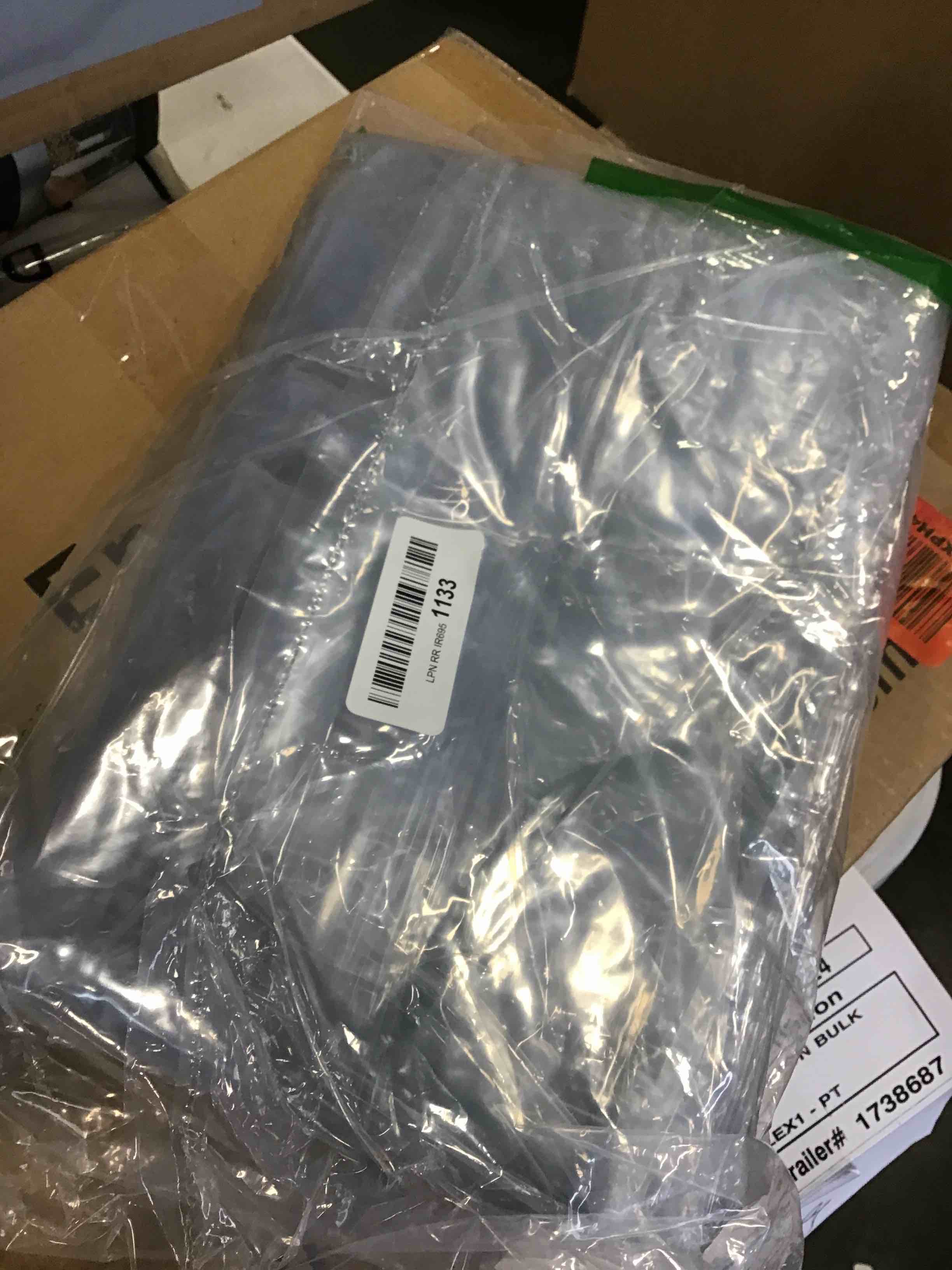 https://s3.amazonaws.com/lotting-images-prod/bidfta/RED6580108_1715701070887.jpeg