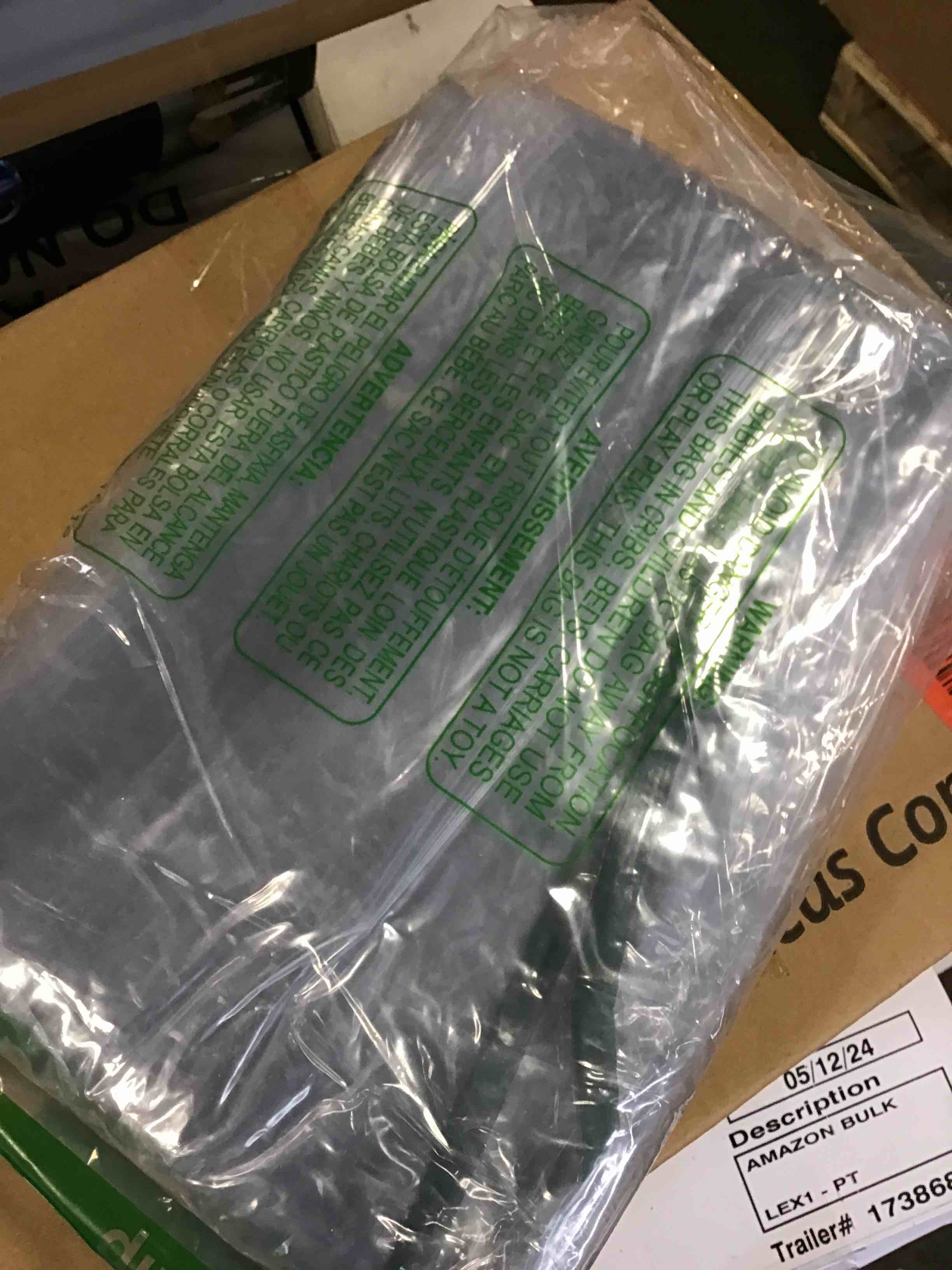 https://s3.amazonaws.com/lotting-images-prod/bidfta/RED6580108_1715701073892.jpeg