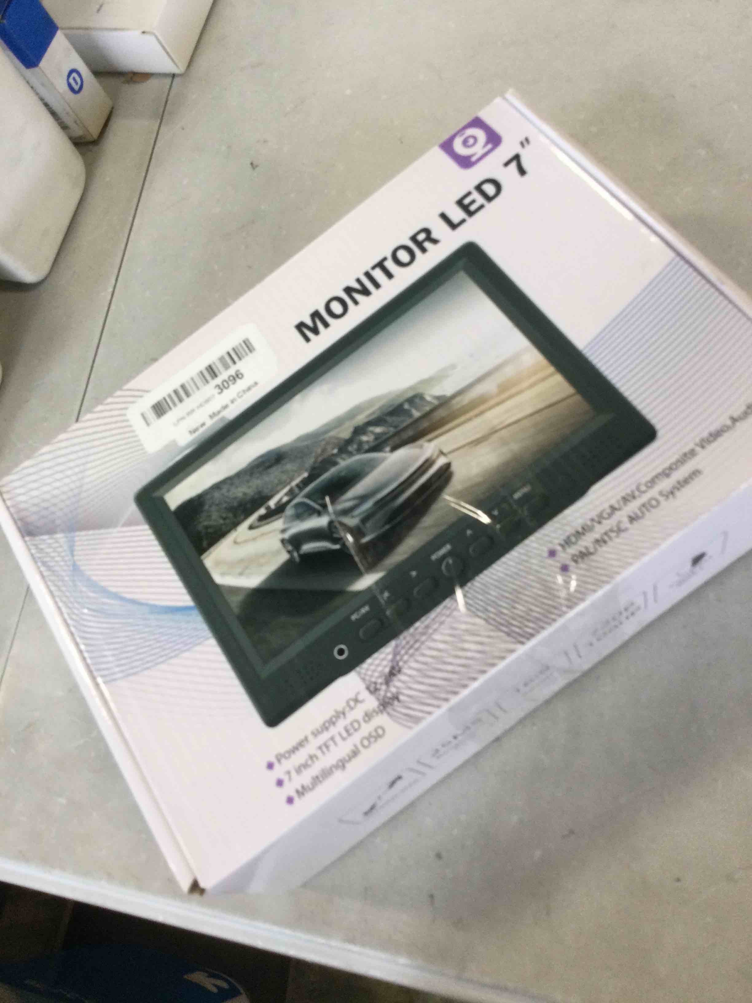 https://s3.amazonaws.com/lotting-images-prod/bidfta/RED6580721_1715882257617.jpeg
