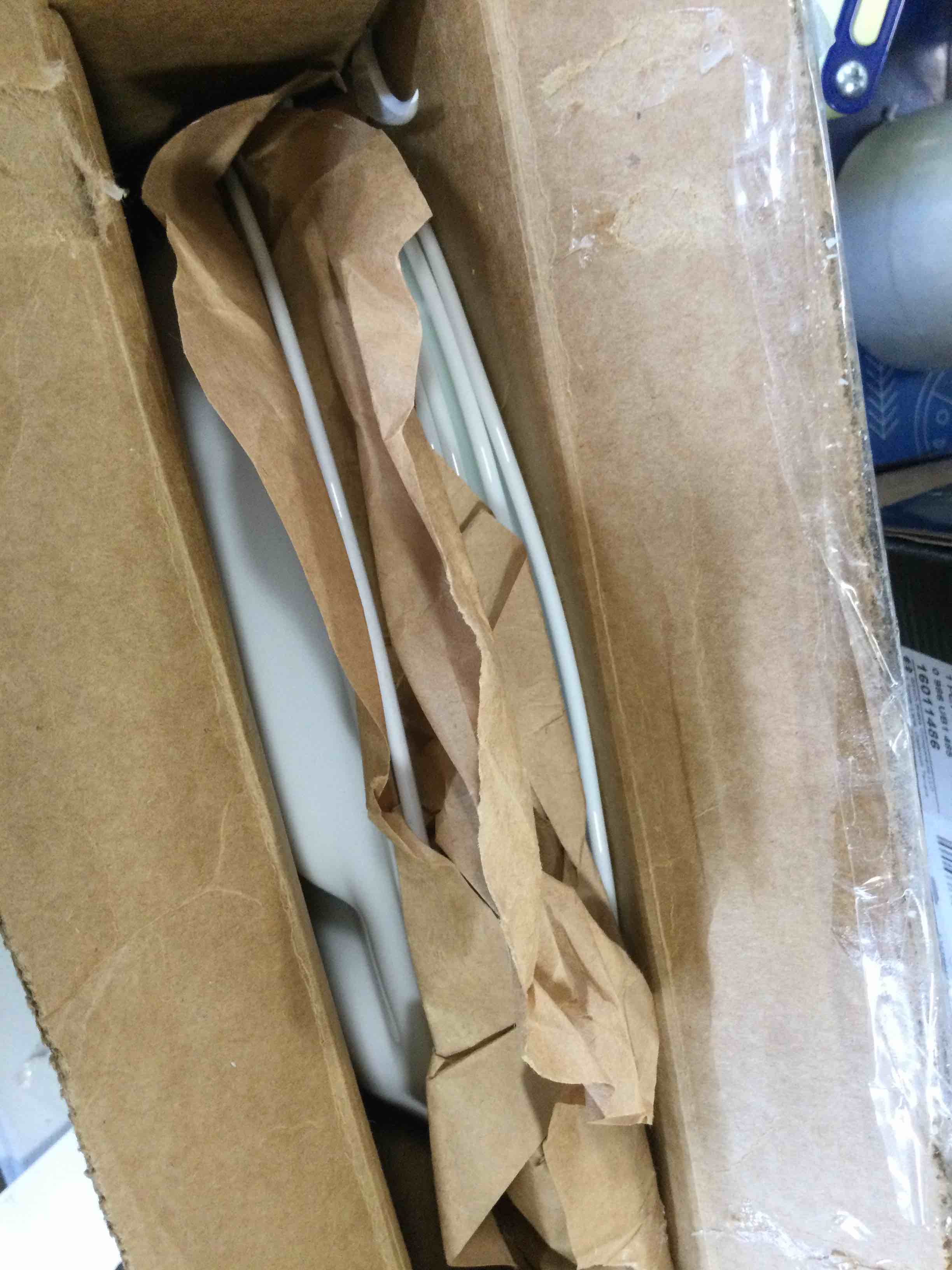 https://s3.amazonaws.com/lotting-images-prod/bidfta/RED6580727_1715883995077.jpeg