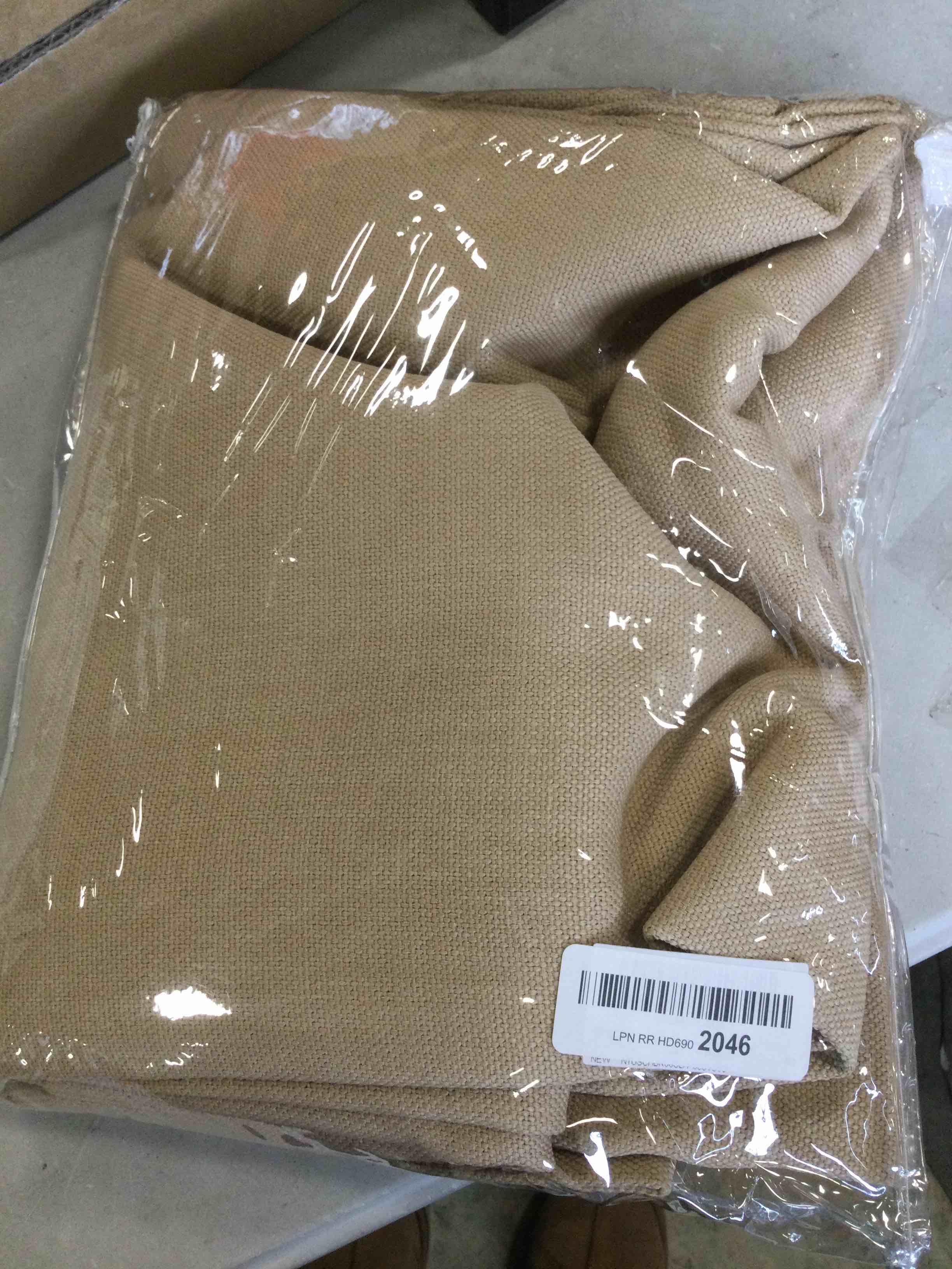 https://s3.amazonaws.com/lotting-images-prod/bidfta/RED6580739_1715885389913.jpeg