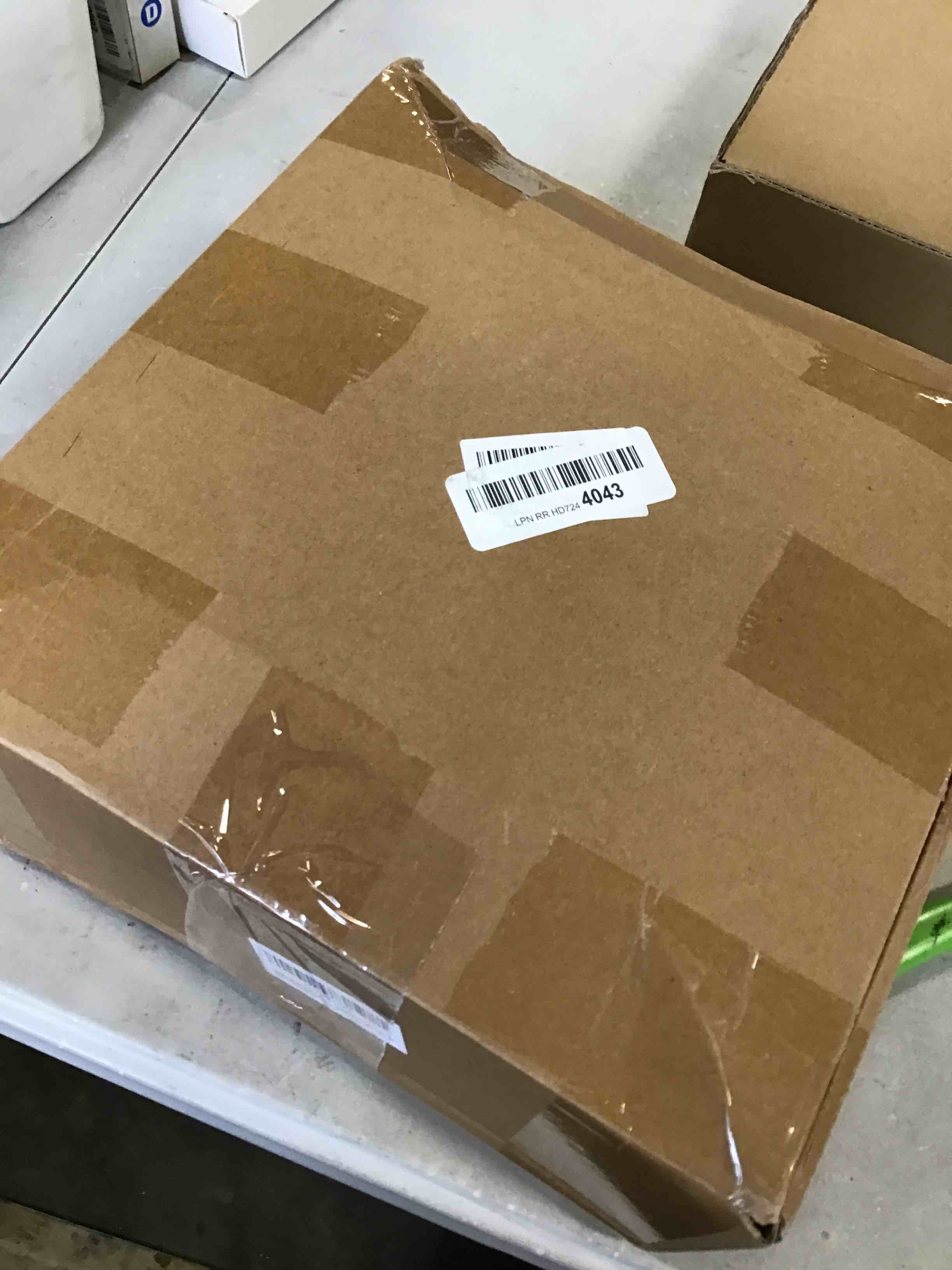 https://s3.amazonaws.com/lotting-images-prod/bidfta/RED6580755_1715888430477.jpeg