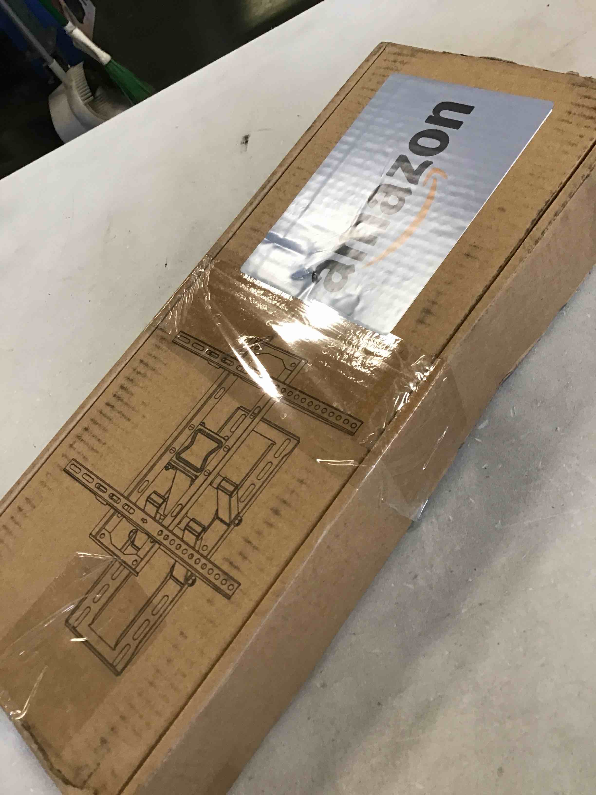 https://s3.amazonaws.com/lotting-images-prod/bidfta/RED6580768_1715890053065.jpeg