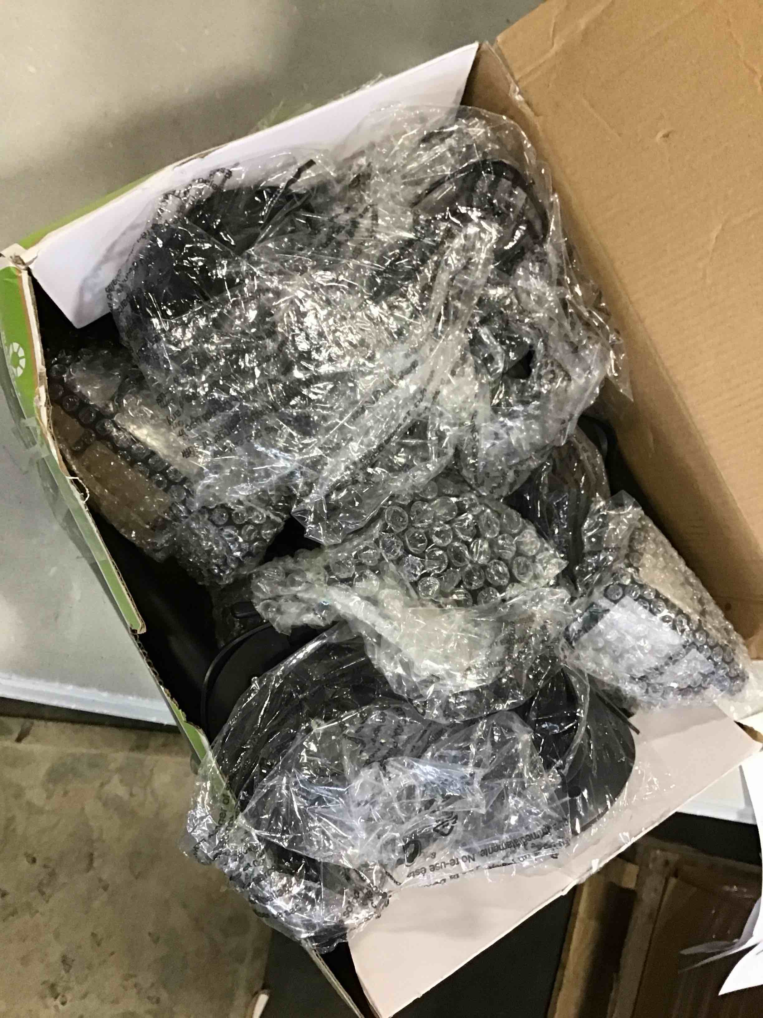 https://s3.amazonaws.com/lotting-images-prod/bidfta/RED6580794_1715948805238.jpeg