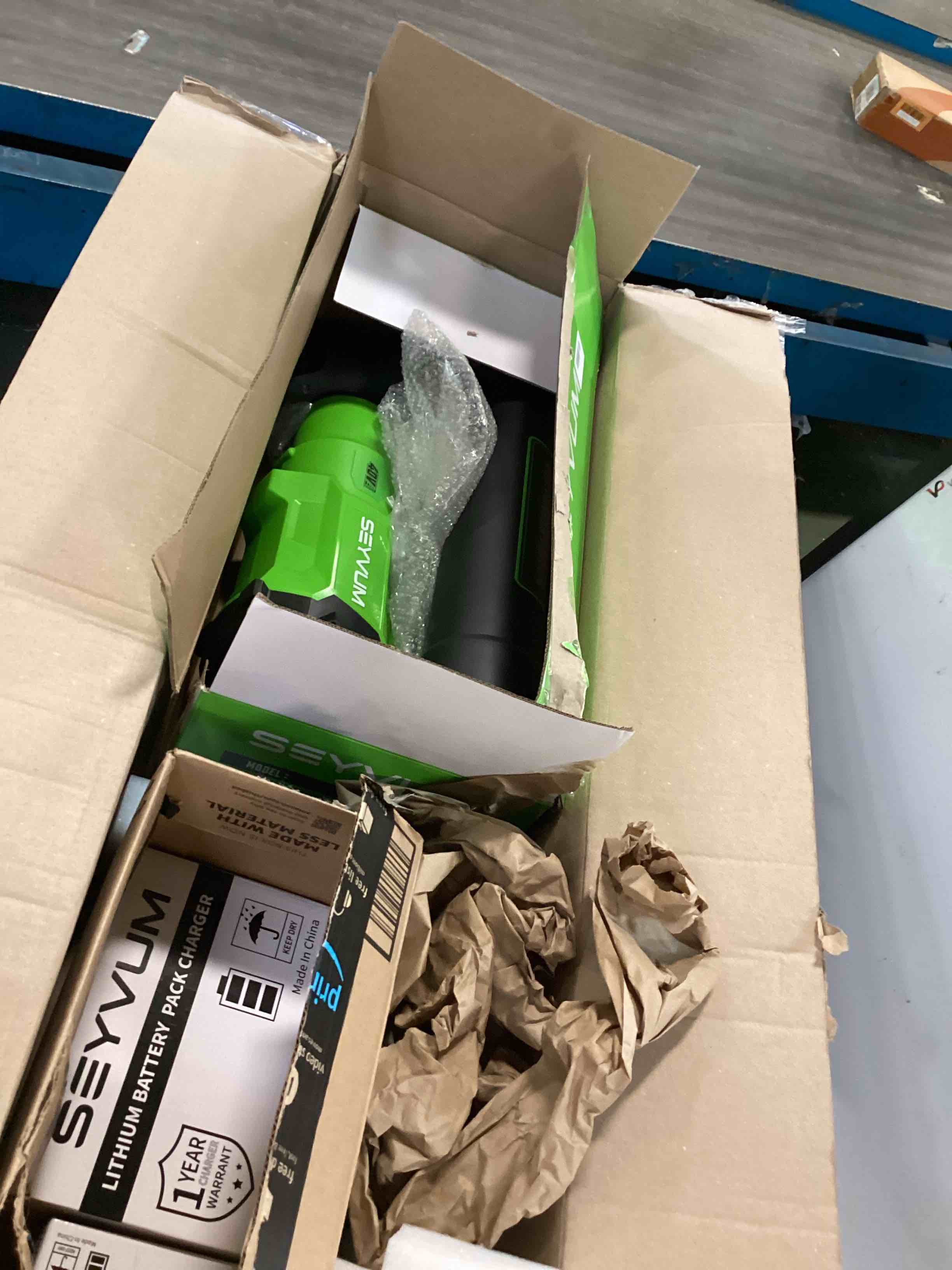 https://s3.amazonaws.com/lotting-images-prod/bidfta/RED6581026_1715175039623.jpeg