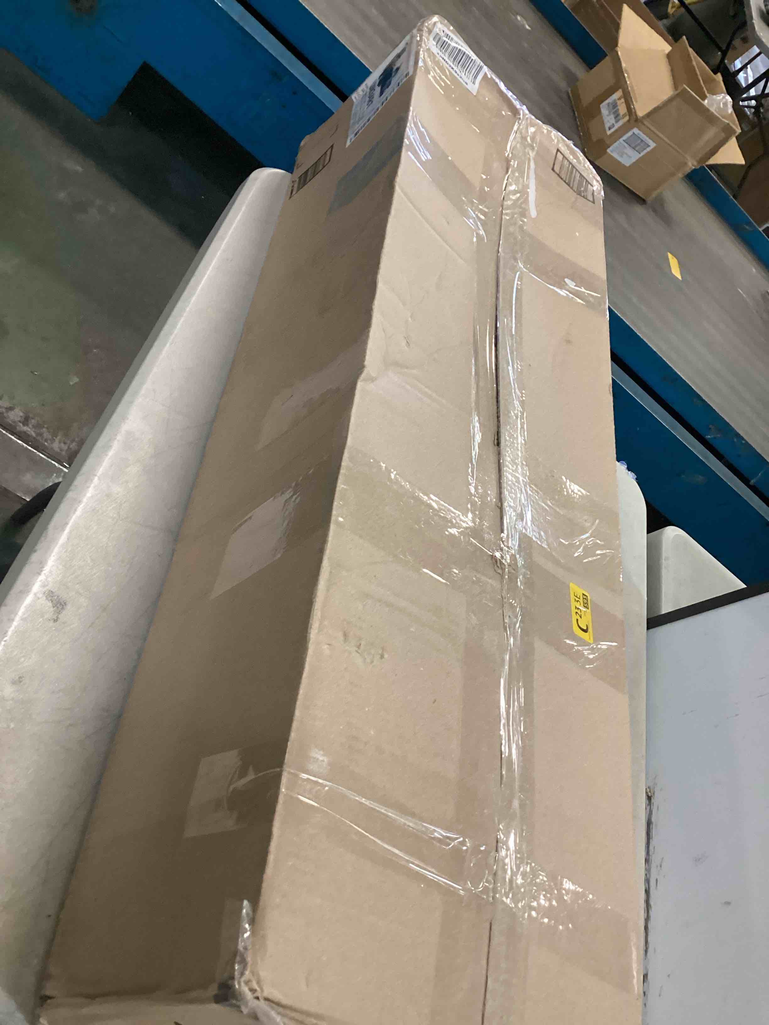 https://s3.amazonaws.com/lotting-images-prod/bidfta/RED6581026_1715175089197.jpeg