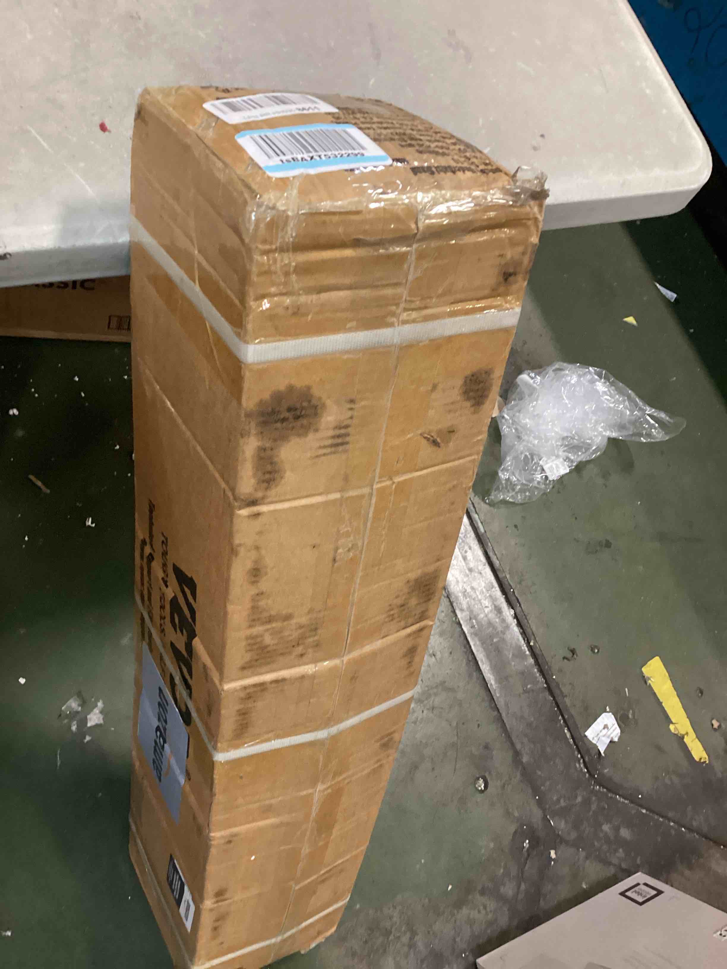 https://s3.amazonaws.com/lotting-images-prod/bidfta/RED6581195_1715257649404.jpeg