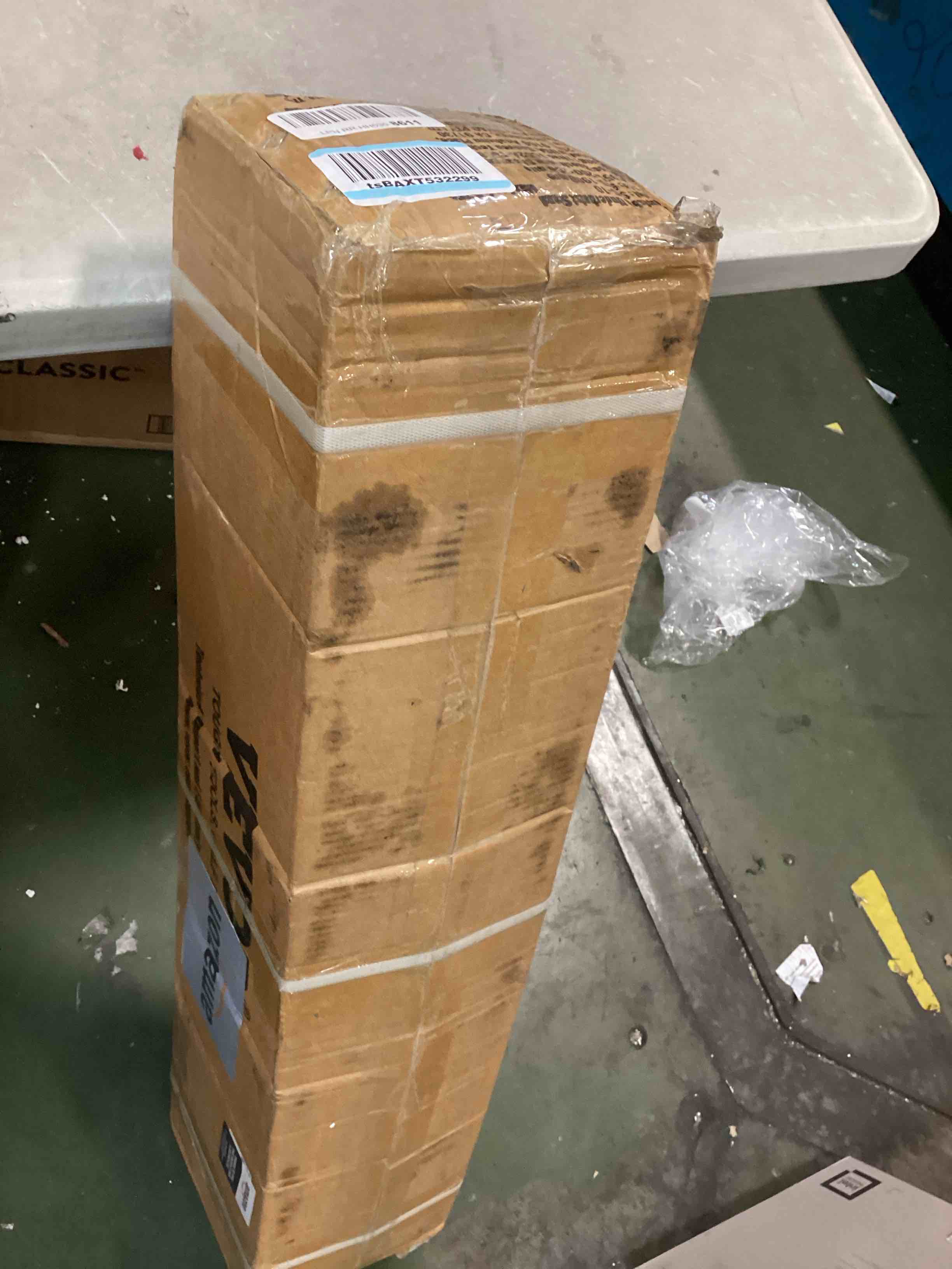 https://s3.amazonaws.com/lotting-images-prod/bidfta/RED6581195_1715257651107.jpeg