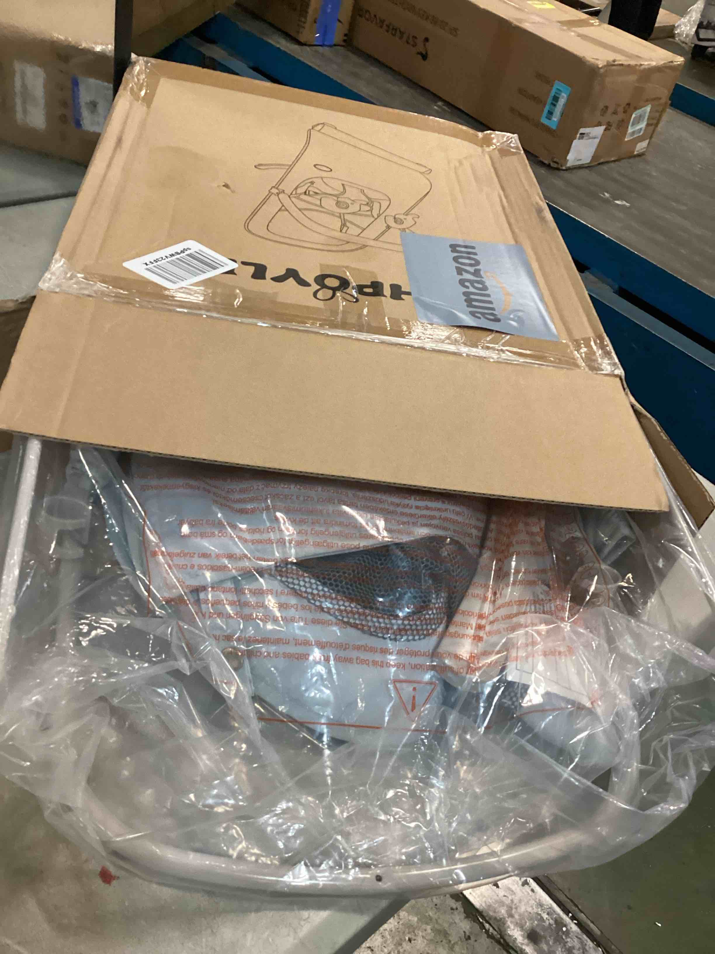 https://s3.amazonaws.com/lotting-images-prod/bidfta/RED6581282_1715268709663.jpeg