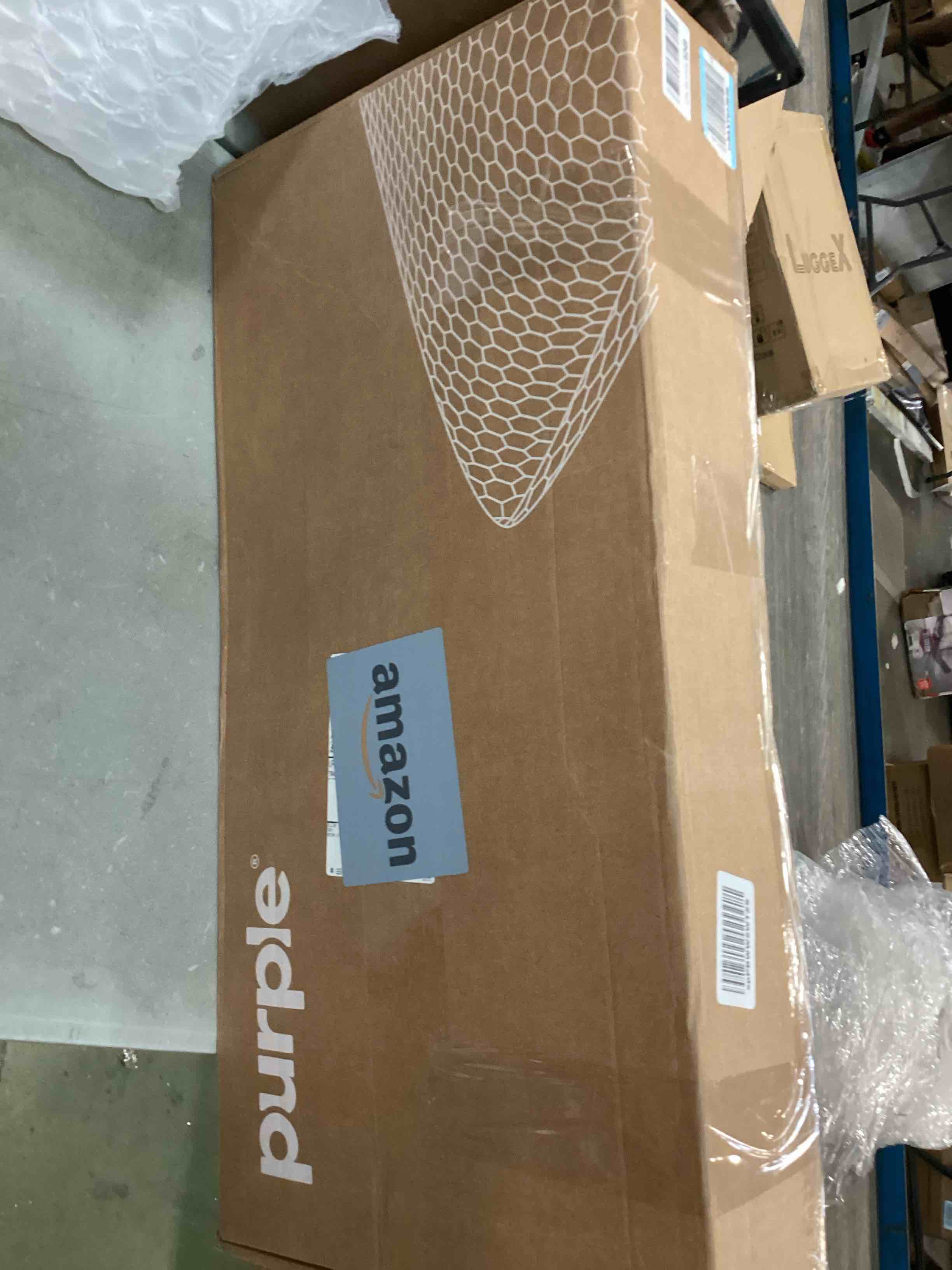 https://s3.amazonaws.com/lotting-images-prod/bidfta/RED6581289_1715269744940.jpeg