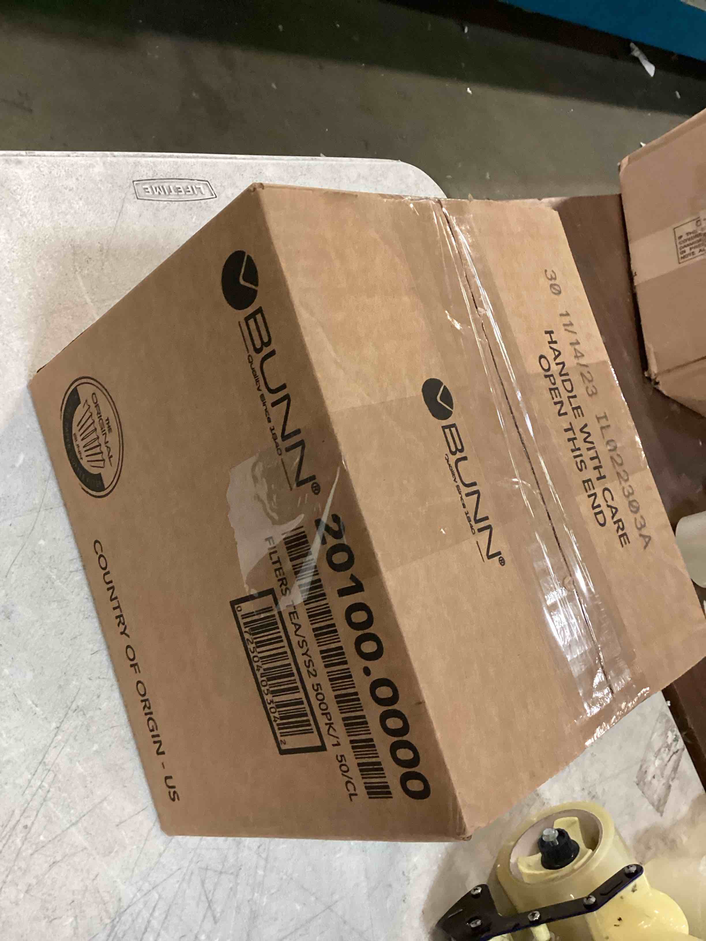 https://s3.amazonaws.com/lotting-images-prod/bidfta/RED6581615_1715365414495.jpeg