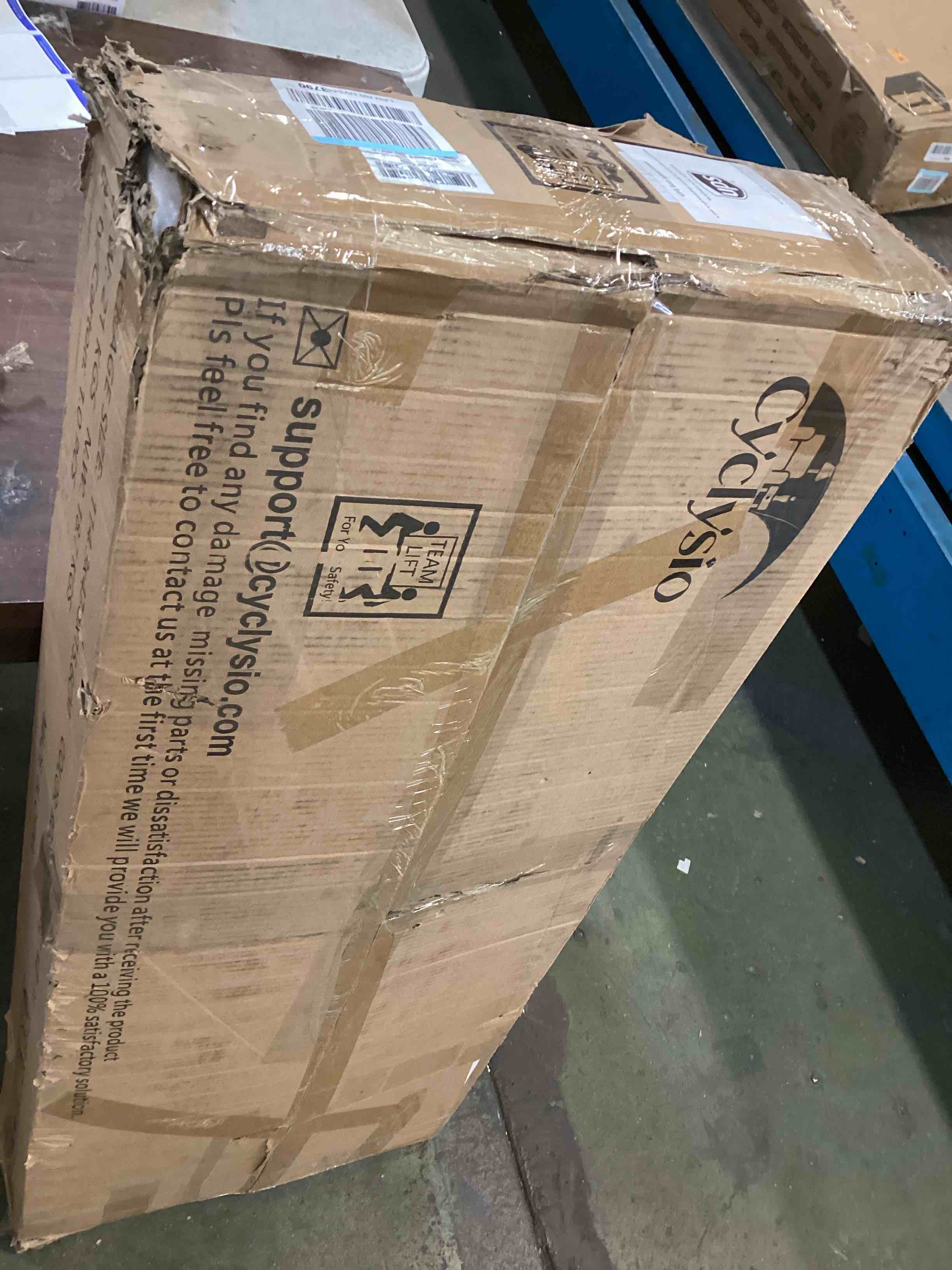 https://s3.amazonaws.com/lotting-images-prod/bidfta/RED6581663_1715603465770.jpeg