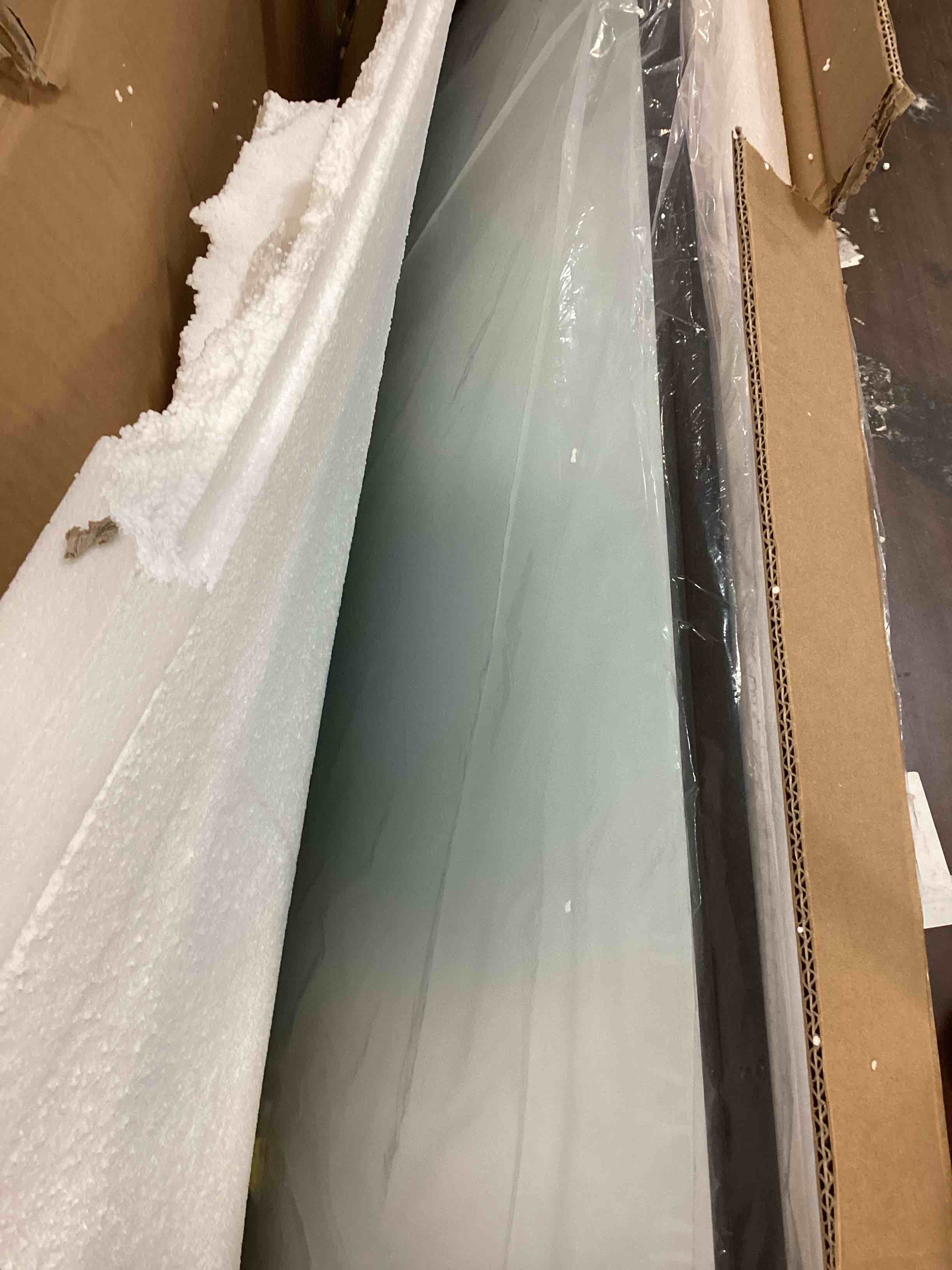 https://s3.amazonaws.com/lotting-images-prod/bidfta/RED6581796_1715621635375.jpeg