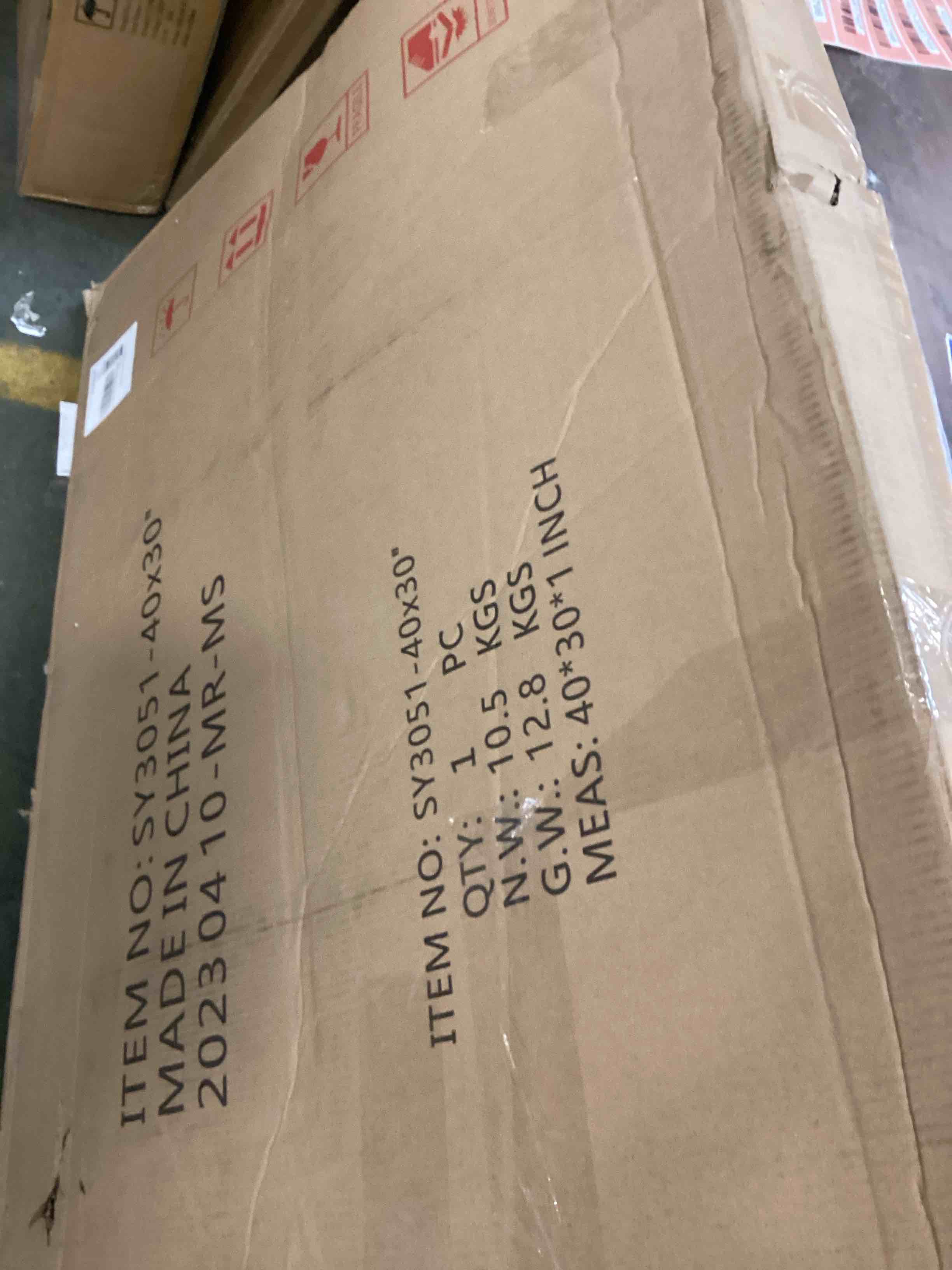 https://s3.amazonaws.com/lotting-images-prod/bidfta/RED6581796_1715621685793.jpeg