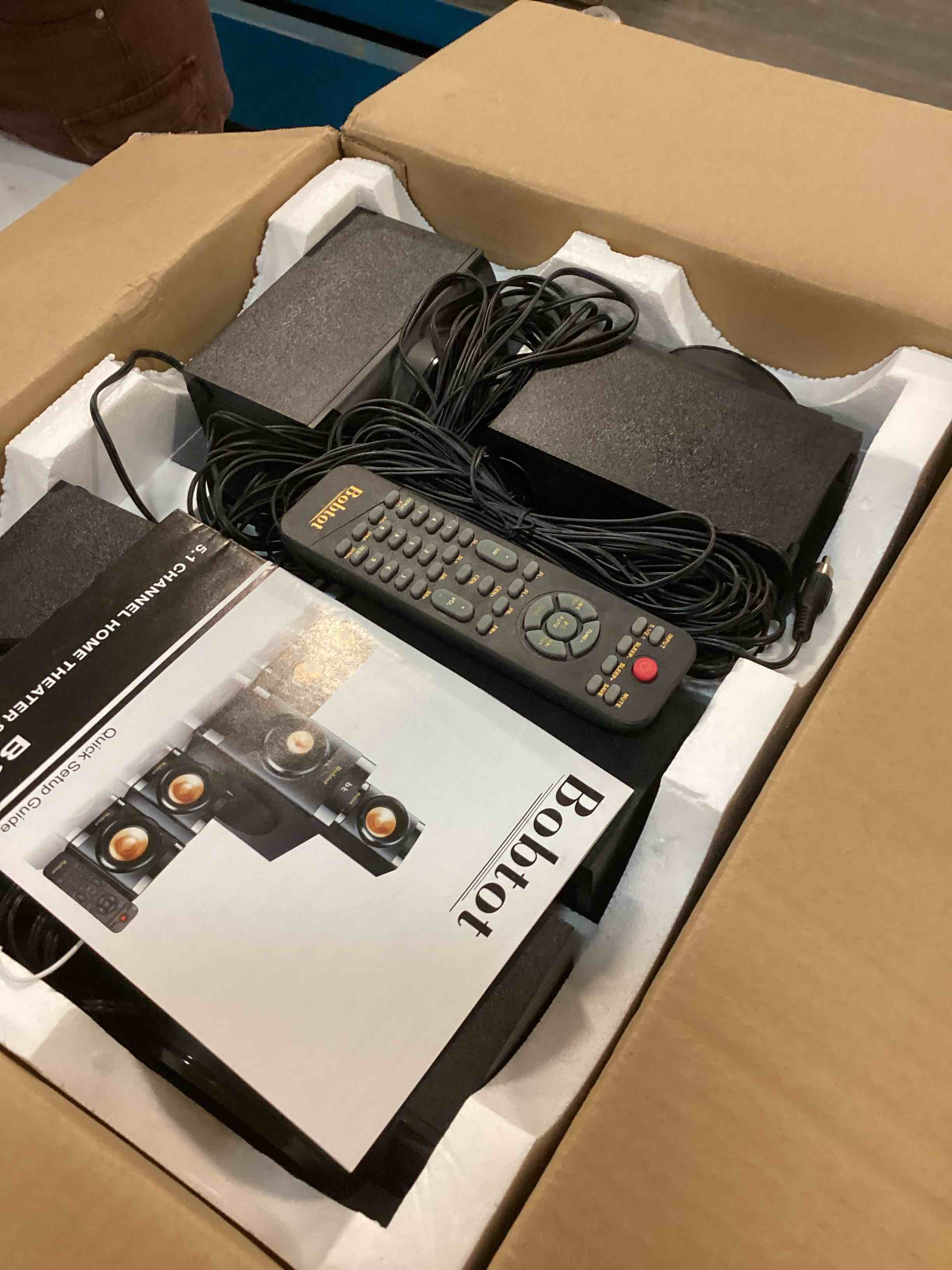 https://s3.amazonaws.com/lotting-images-prod/bidfta/RED6582262_1715786310724.jpeg