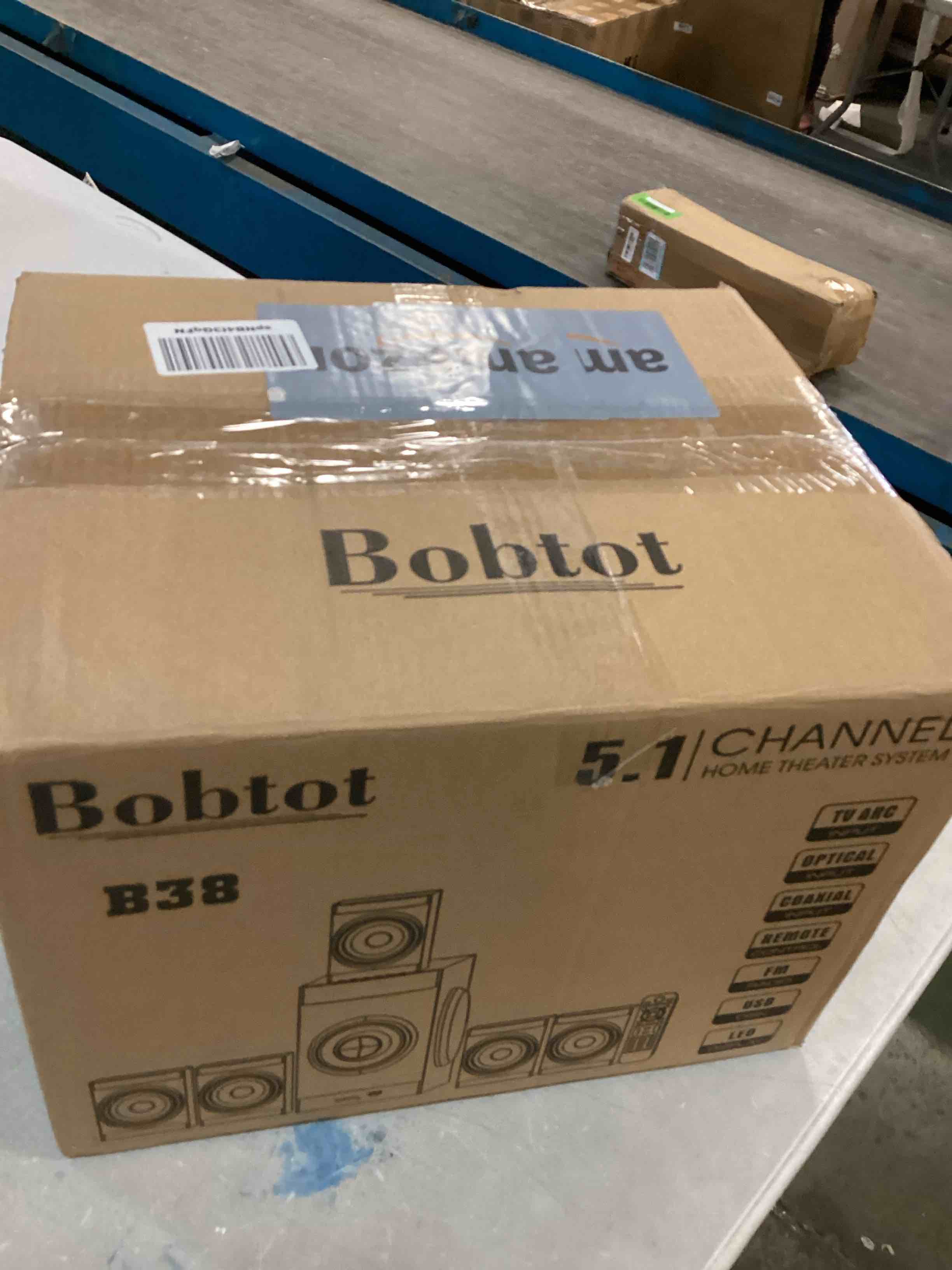 https://s3.amazonaws.com/lotting-images-prod/bidfta/RED6582262_1715786323863.jpeg