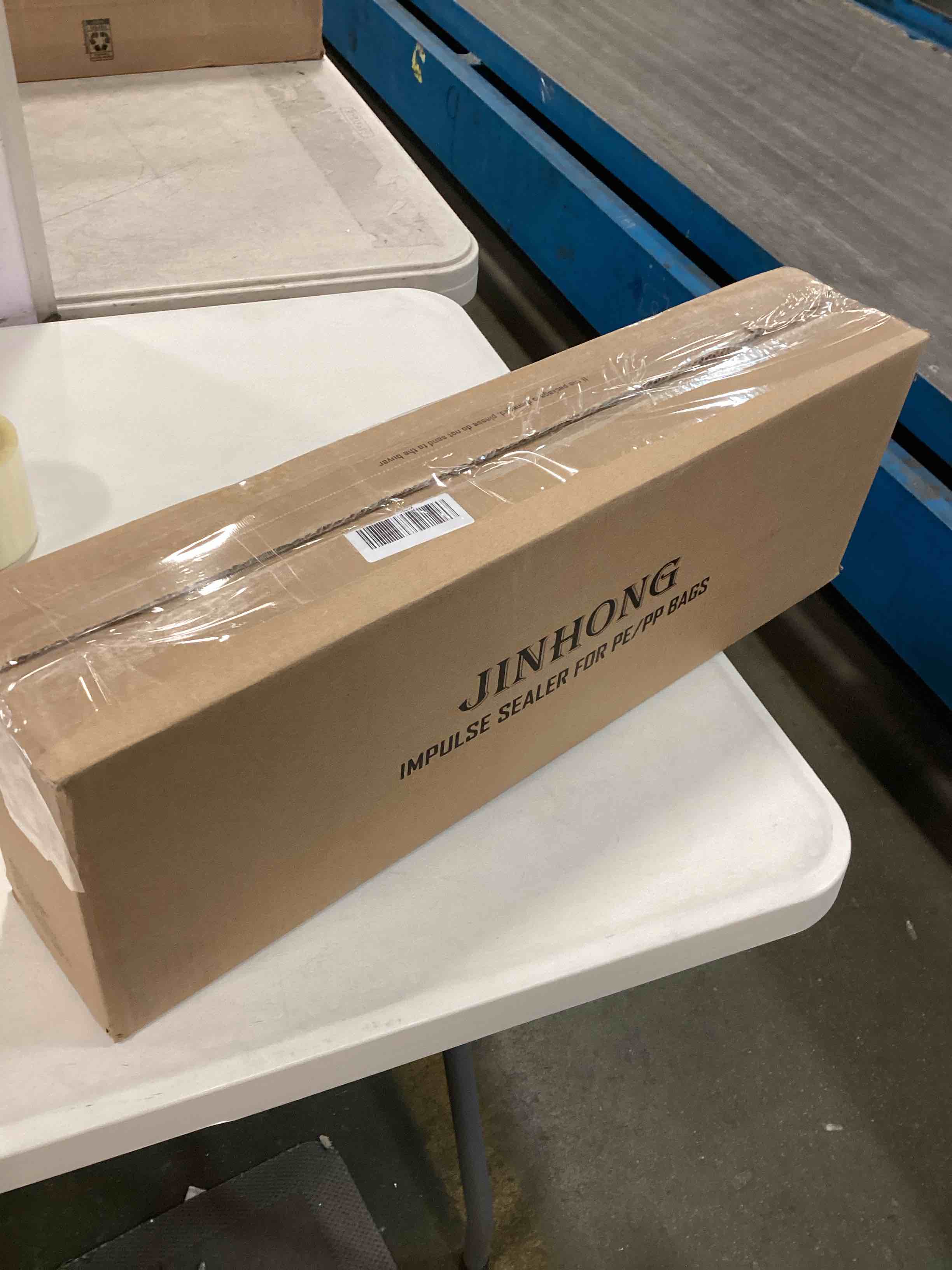 https://s3.amazonaws.com/lotting-images-prod/bidfta/RED6582937_1715265943273.jpeg