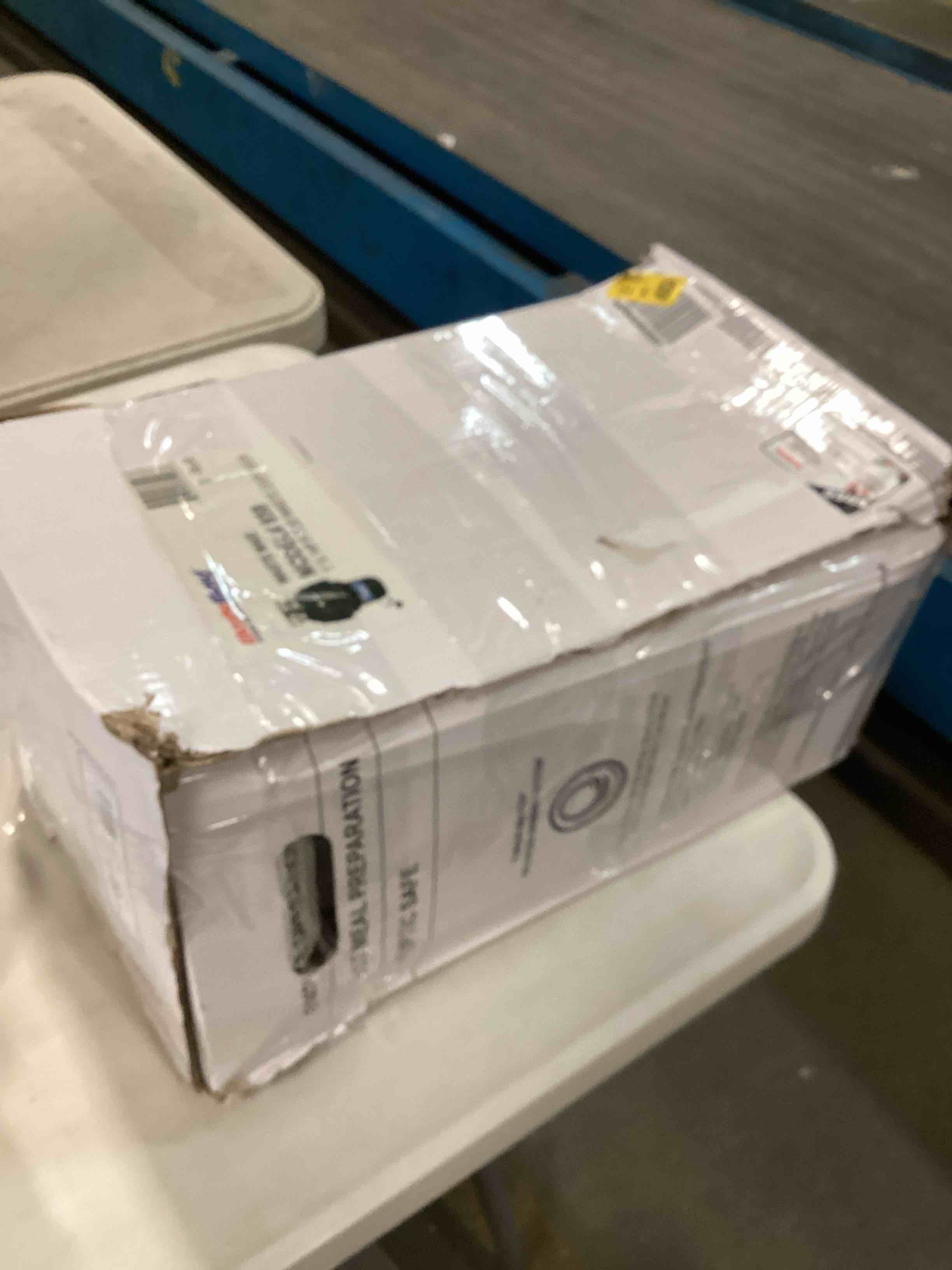 https://s3.amazonaws.com/lotting-images-prod/bidfta/RED6582995_1715271159266.jpeg