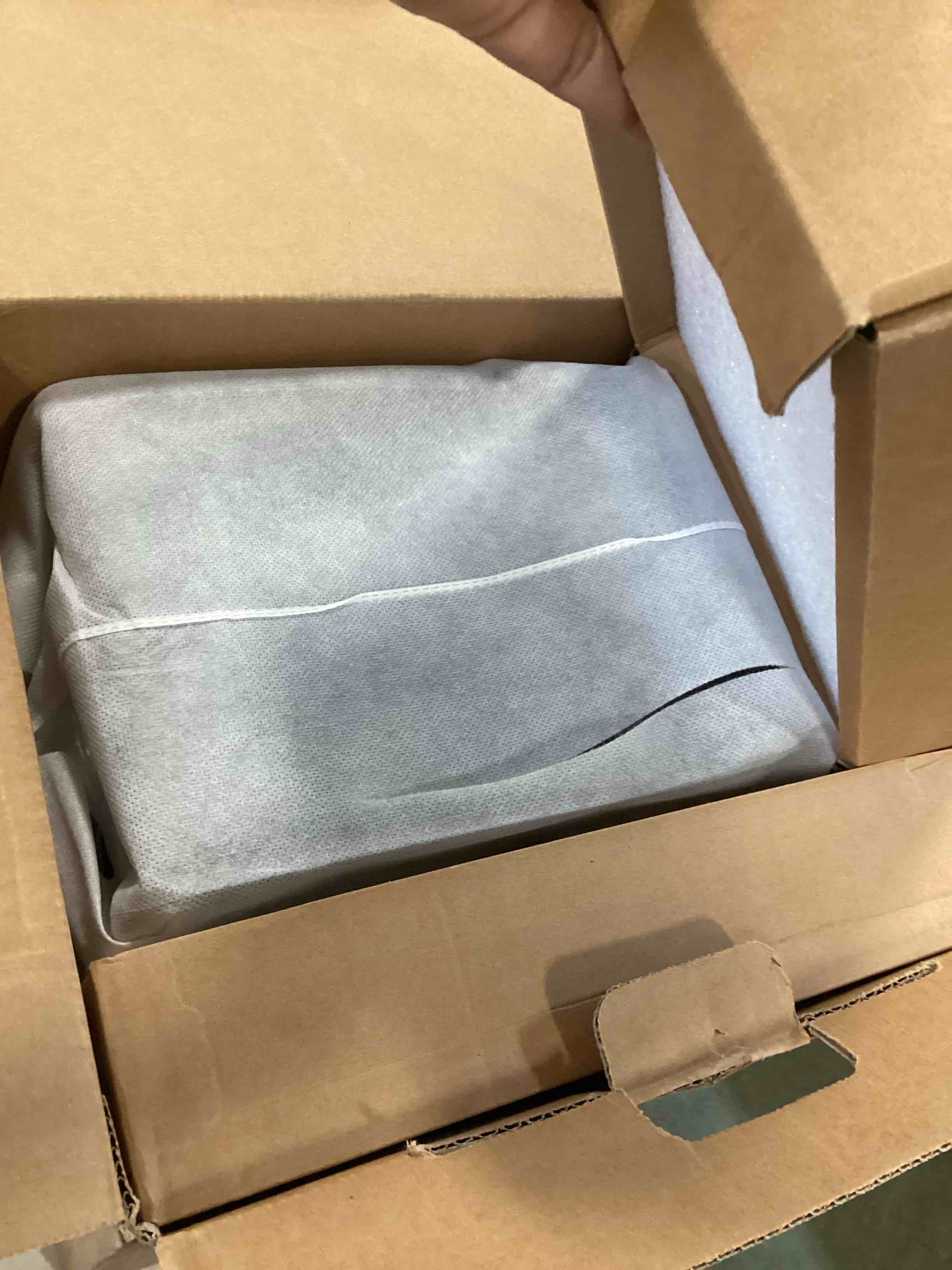 https://s3.amazonaws.com/lotting-images-prod/bidfta/RED6583086_1715283604927.jpeg