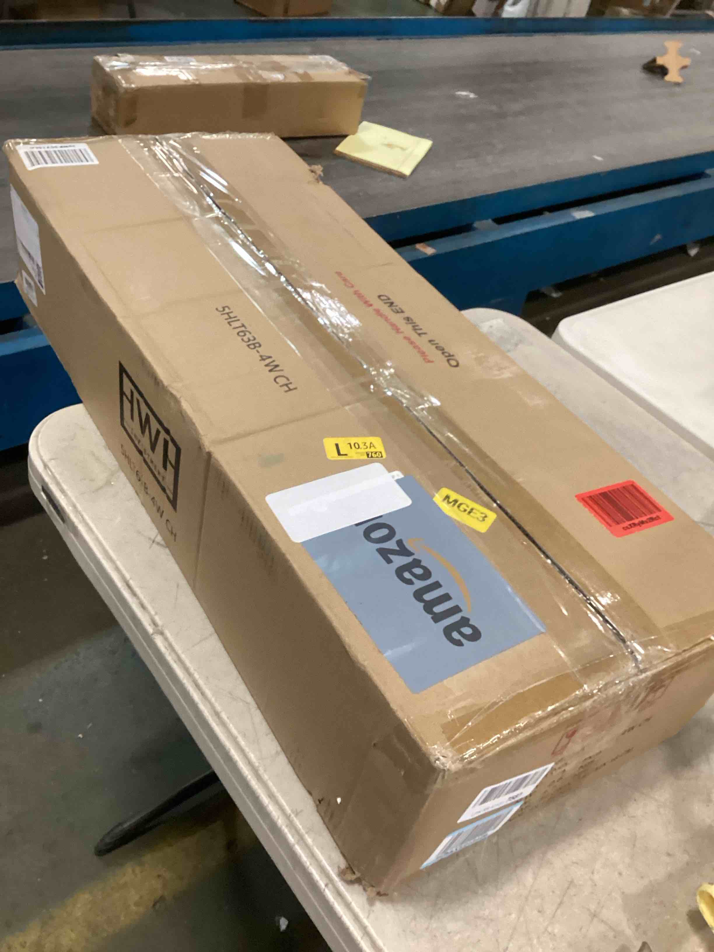 https://s3.amazonaws.com/lotting-images-prod/bidfta/RED6583454_1715367955208.jpeg